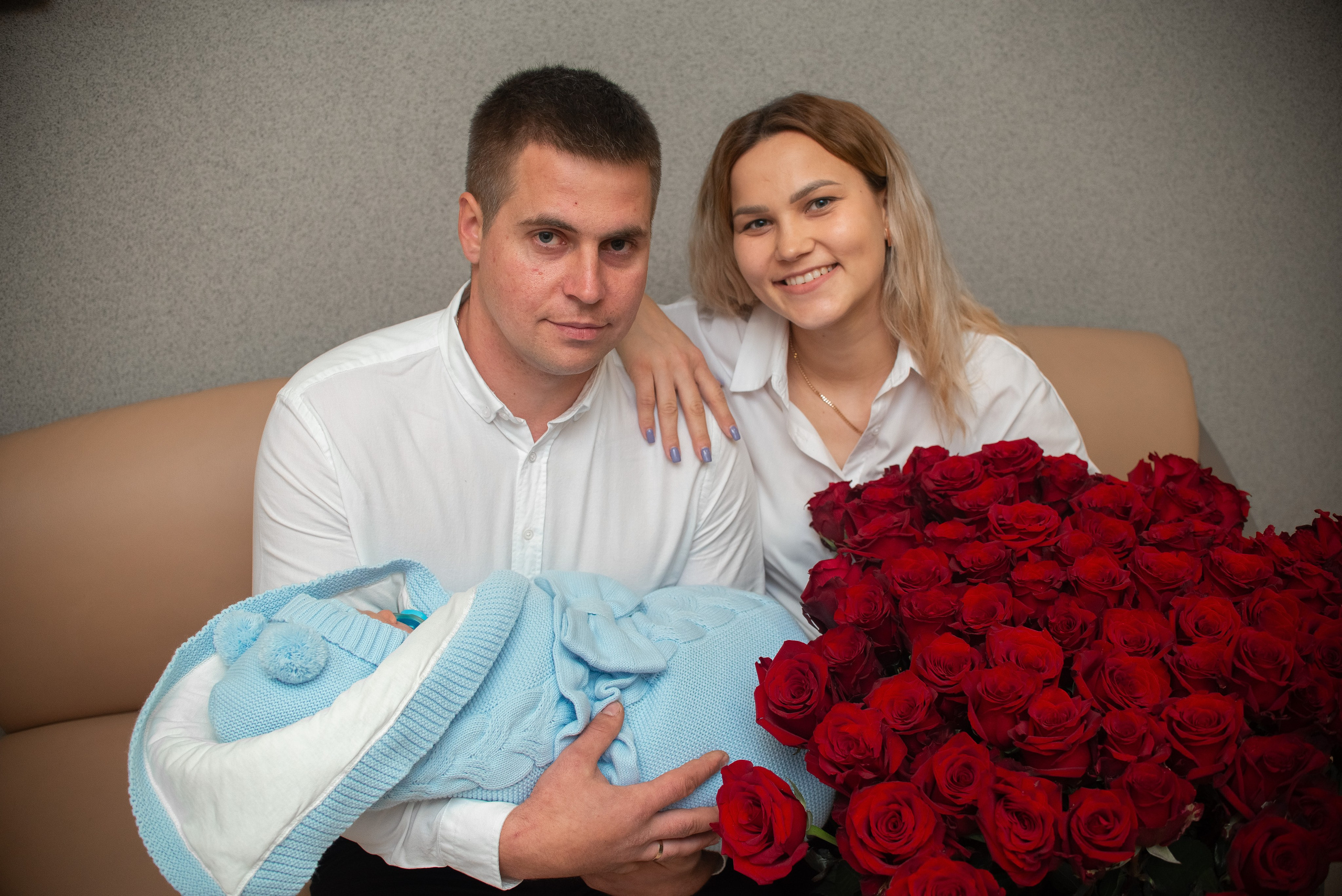 Выписка Артема МиД. Семейный фотограф на выписку из роддома и крещение Минск Настя Гришук