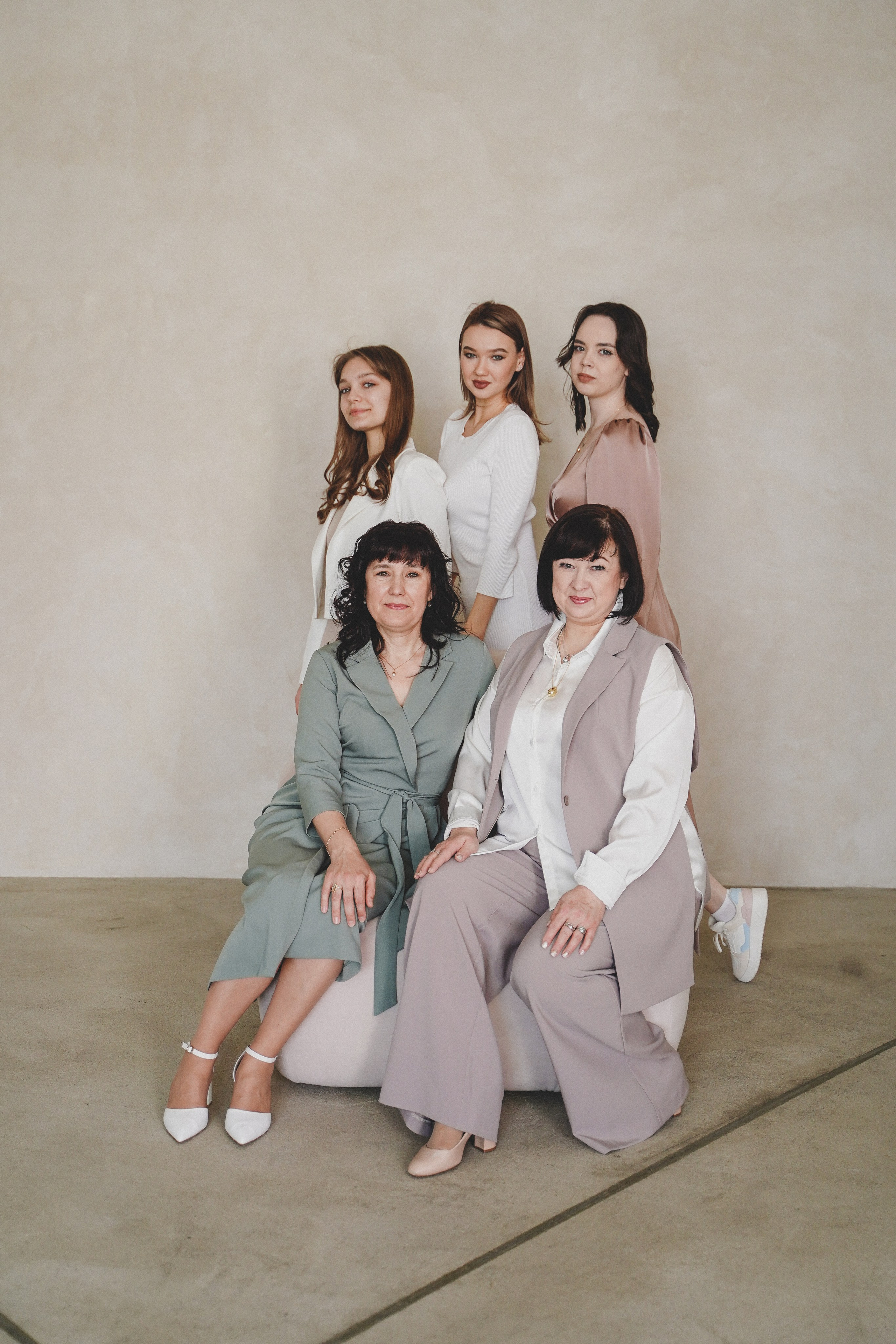 Фотосессия большой семьи в студии. Семейный и женский фотограф в Краснодаре Анастасия Приймак