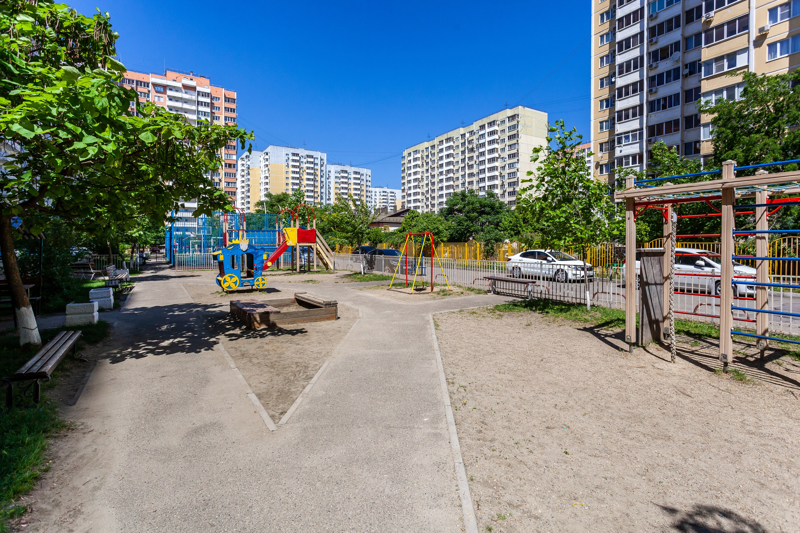 ***. Фотограф Денис Денисов