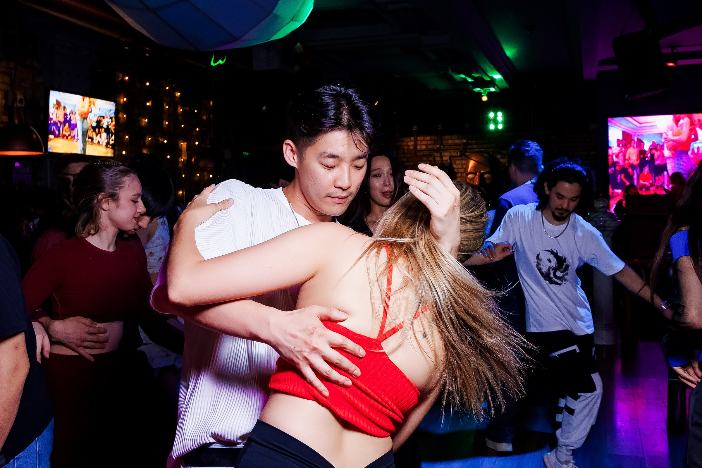 Bachata Party by One Flick. Репортажный фотограф в Алматы Каюпов Сержан