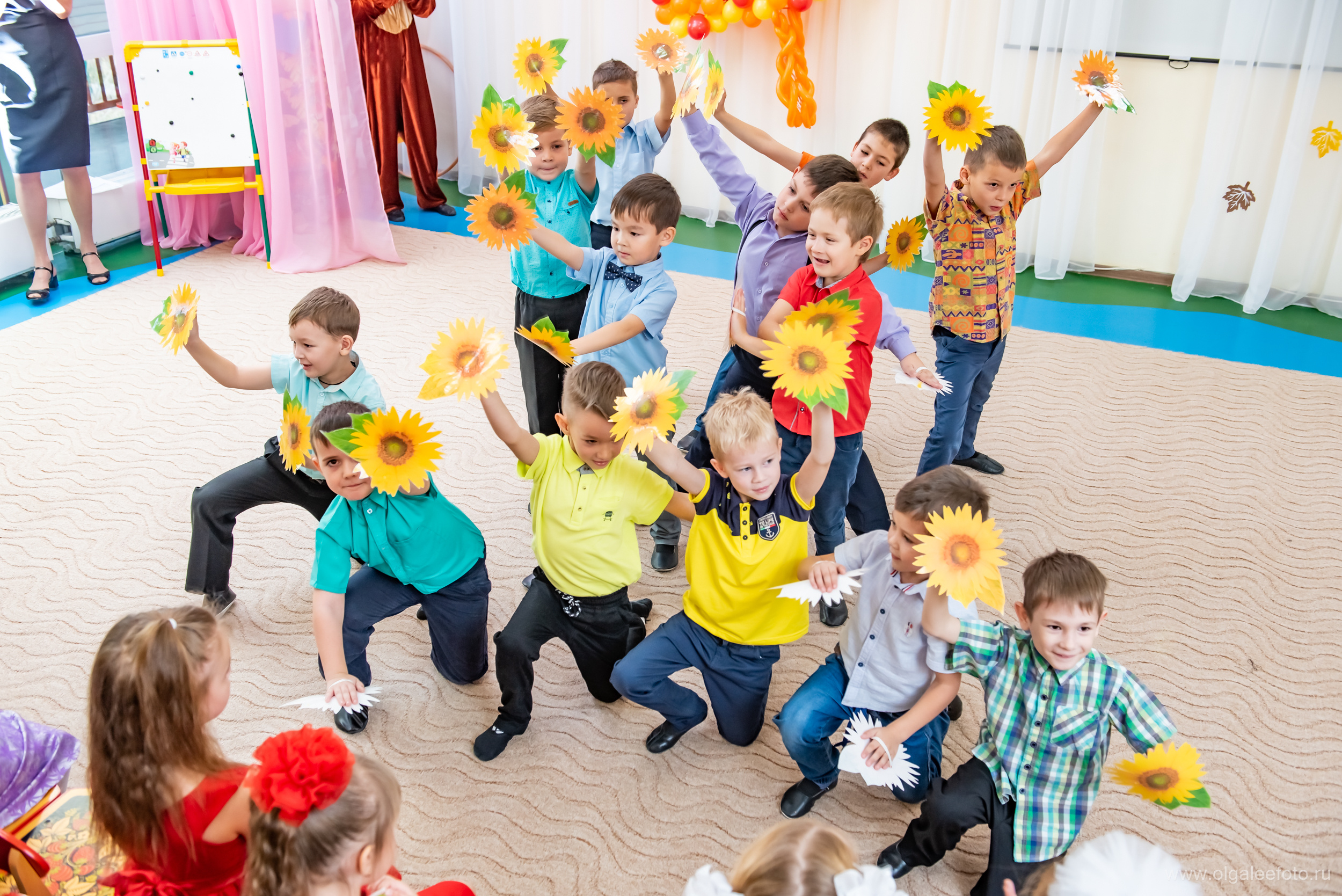 Фотосъемка утренника в детском саду дети выступают иркутск