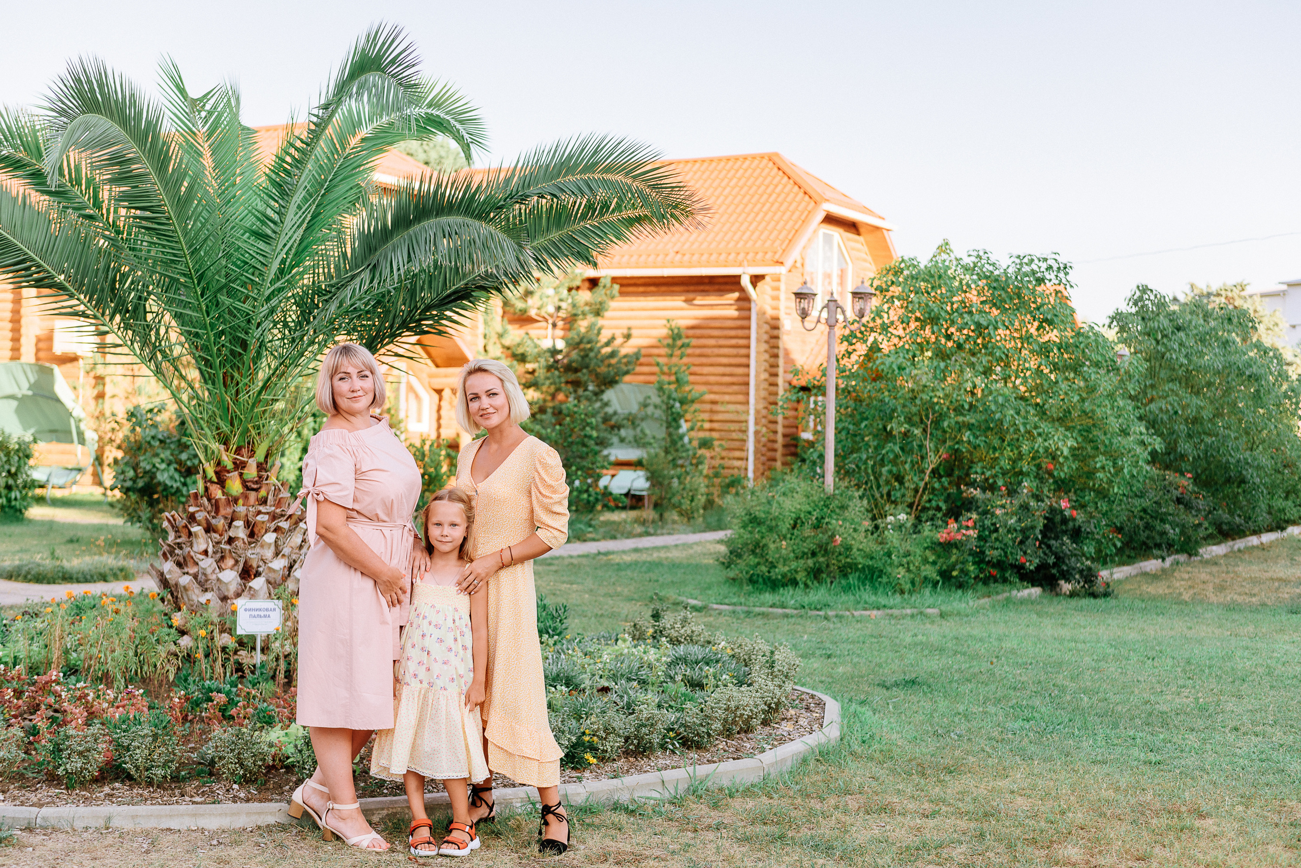Family PhotoShoot in Sochi. Fedor Lemeshko — Destination Wedding and Family Lifestyle photographer