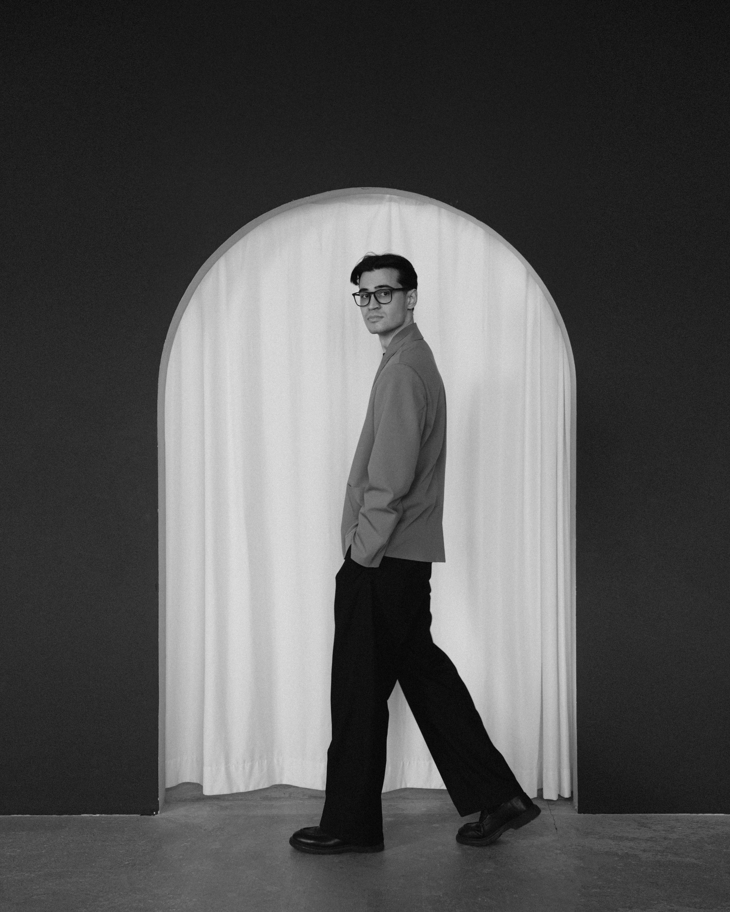 Белое. Чёрное. Никита Погосов