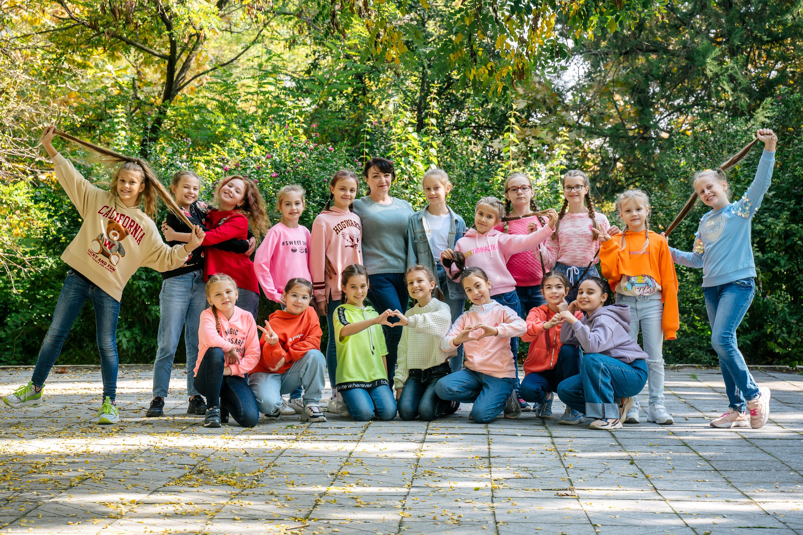 Фотографии с друзьями. Выпускные альбомы, школьные фотосессии в городе Новороссийске