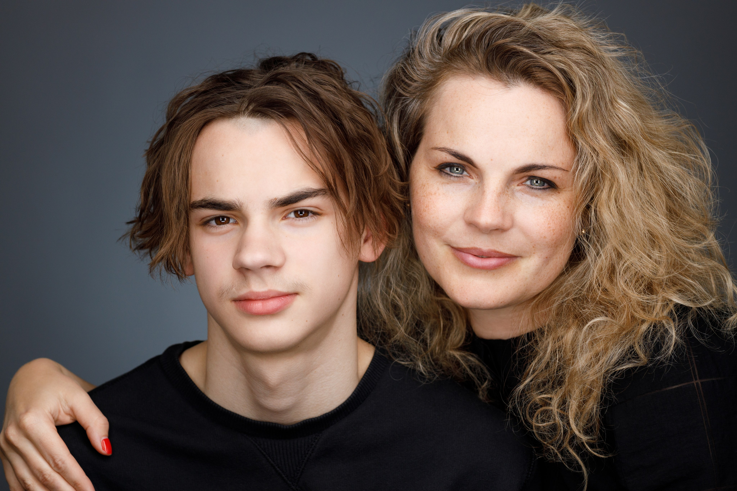 A portrait session for a family. Headshot & portrait photographer Alexei Shendrick