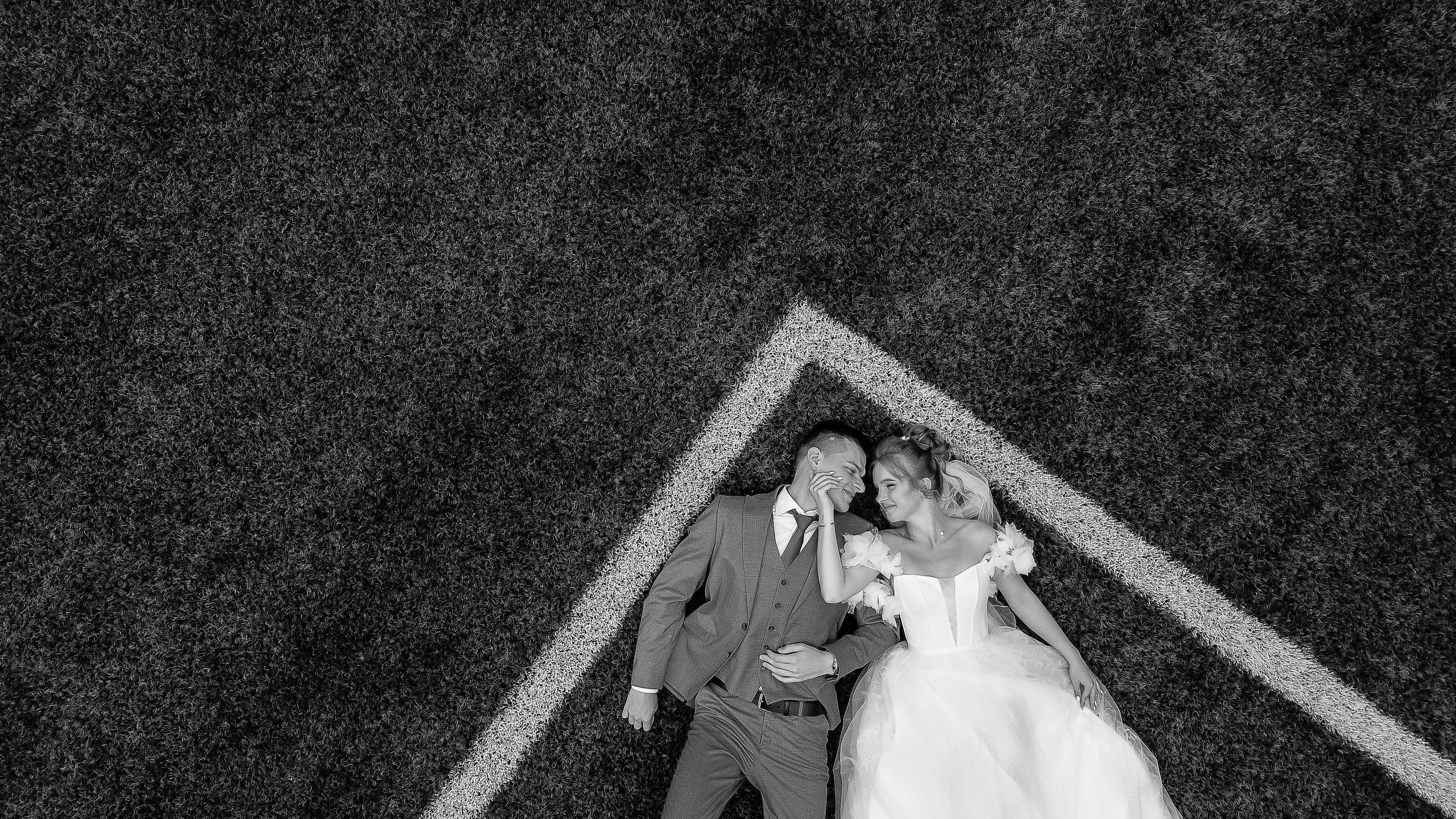 А&А — фотосессия на стадионе. Свадебный фотограф в Оренбурге Илья Володьков