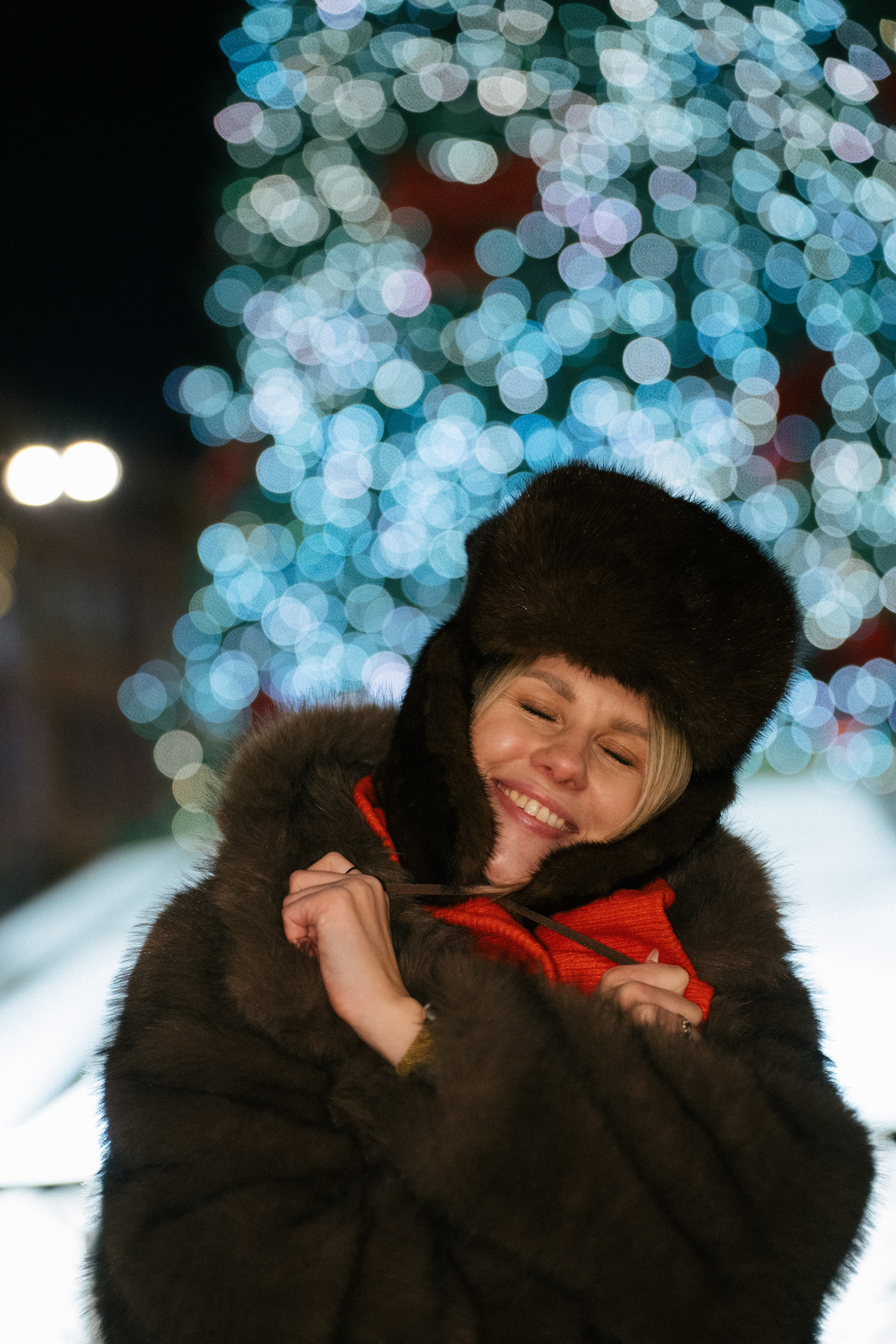 ПРОГУЛКА НА МАНЕЖНОЙ ПЛОЩАДИ ДЛЯ ДЕВУШКИ ПЕРЕД НОВЫМ ГОДОМ (НОВОГОДНЯЯ ФОТОСЕССИИЯ НА МАНЕЖНОЙ ПЛОЩАДИ). Профессиональный фотограф, Санкт-Петербург — Виктория Богомолова