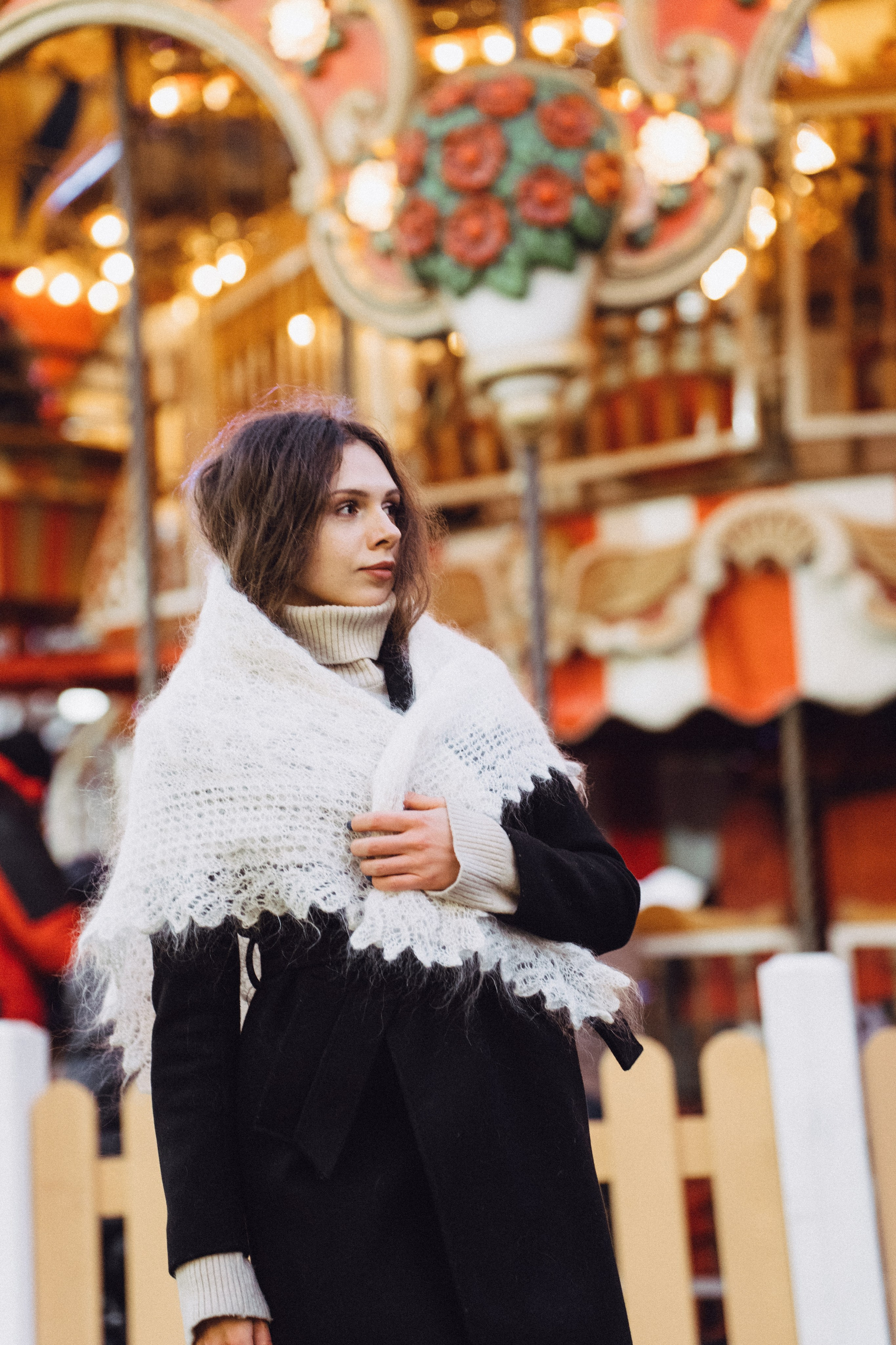 ПРОГУЛКА НА МАНЕЖНОЙ ПЛОЩАДИ ДЛЯ ДЕВУШКИ ПЕРЕД НОВЫМ ГОДОМ (НОВОГОДНЯЯ ФОТОСЕССИИЯ НА МАНЕЖНОЙ ПЛОЩАДИ). Профессиональный фотограф, Санкт-Петербург — Виктория Богомолова