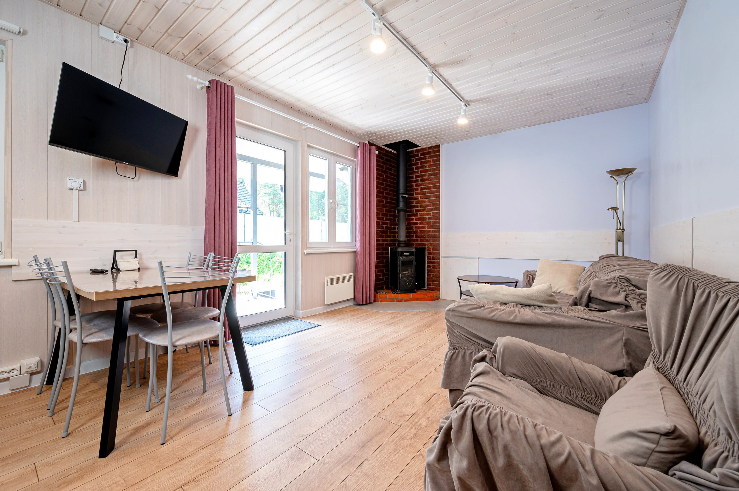 Поселок Озеро Лунное. Интерьерный фотограф. Фото- видеосъемка недвижимости Санкт-Петербург