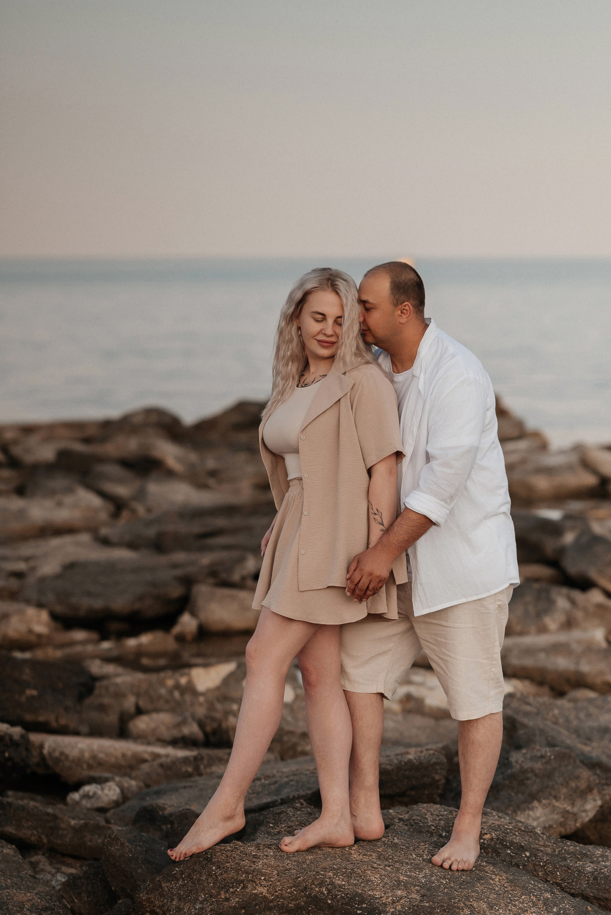 СЕМЕЙНАЯ ФОТОСЕССИЯ НА ПЛЯЖЕ В ФЕОДОСИИ