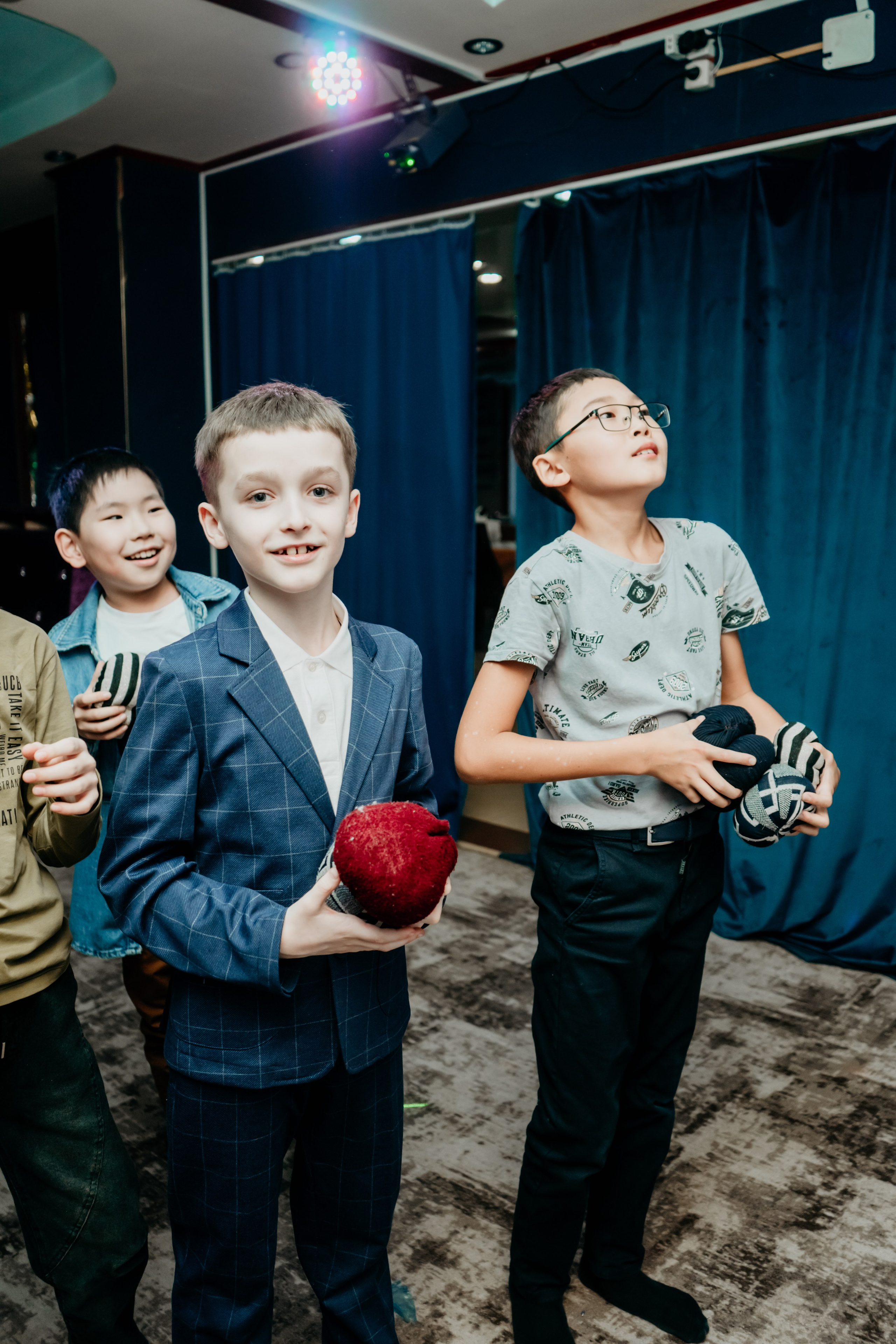 Детский фотограф в Улан-Удэ. сьемка утренников, школьных выпускных и детских праздников. Фотограф в Улан-Удэ. Свадебный фотограф в Улан-Удэ