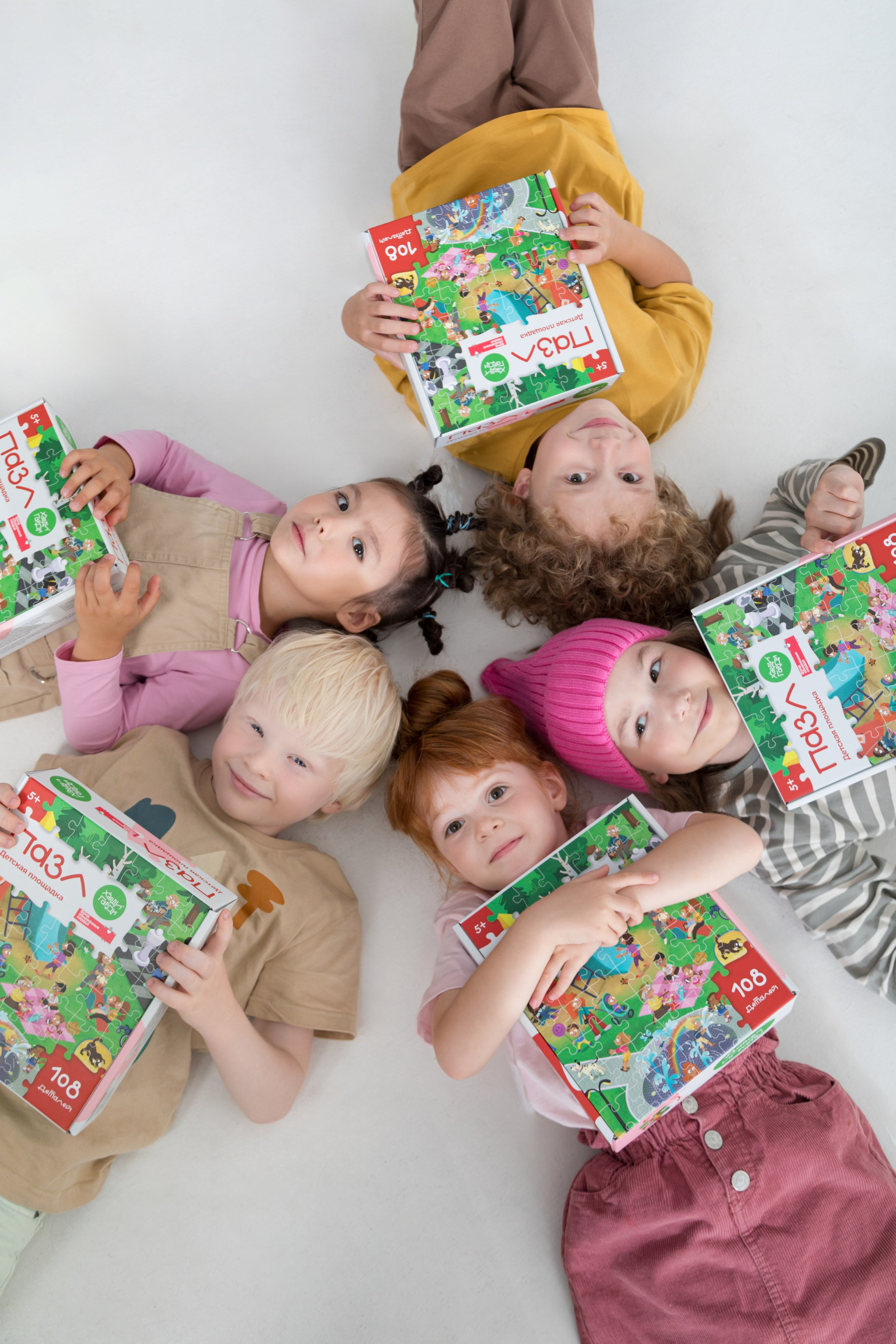 Каталожная съемка в циклораме для бренда детских товаров. Детский и контент фотограф Надя Волкова Санкт-Петербург