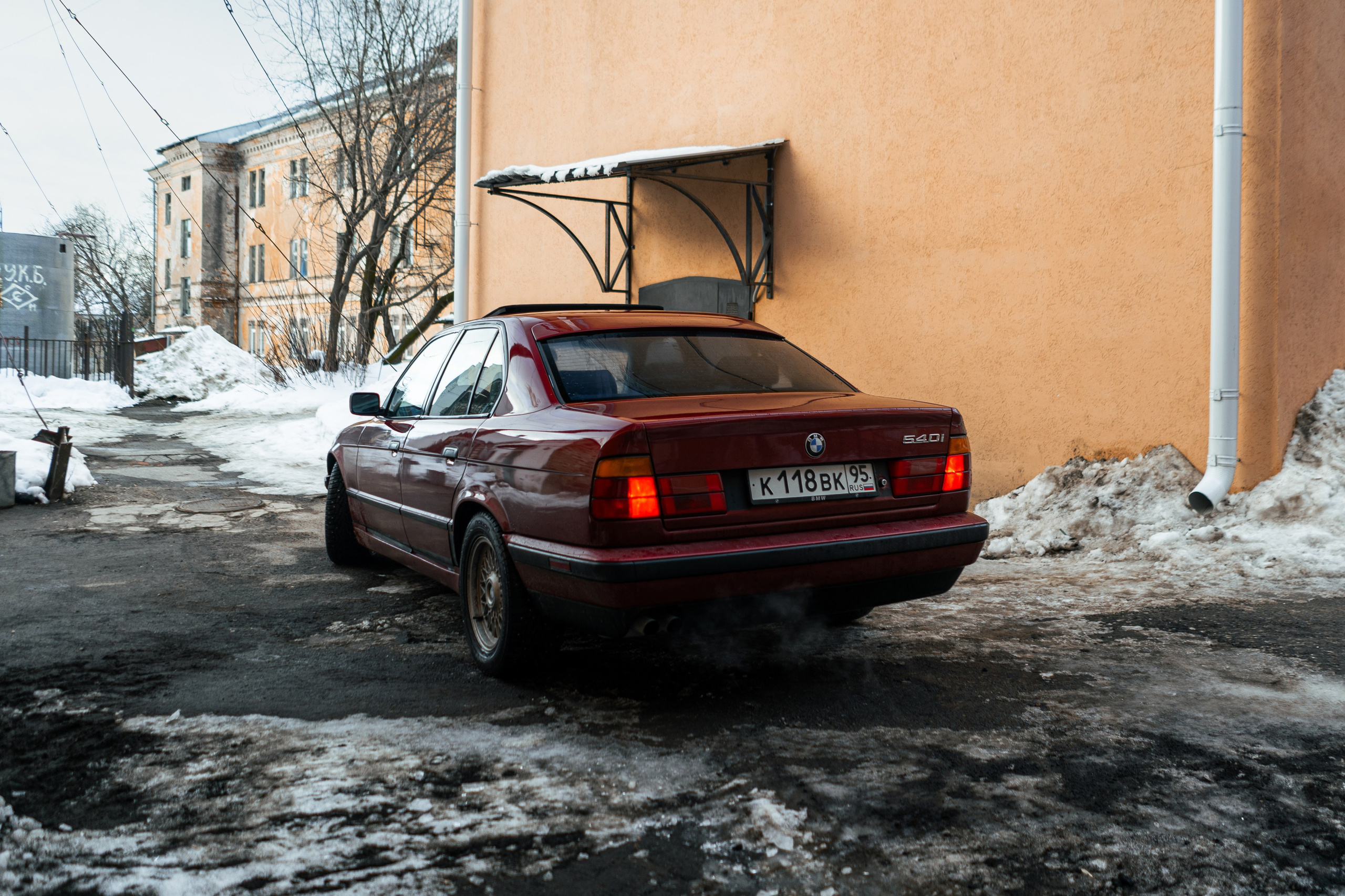 Автомобильная фото-сессия BMW 540i E34 в Калуге