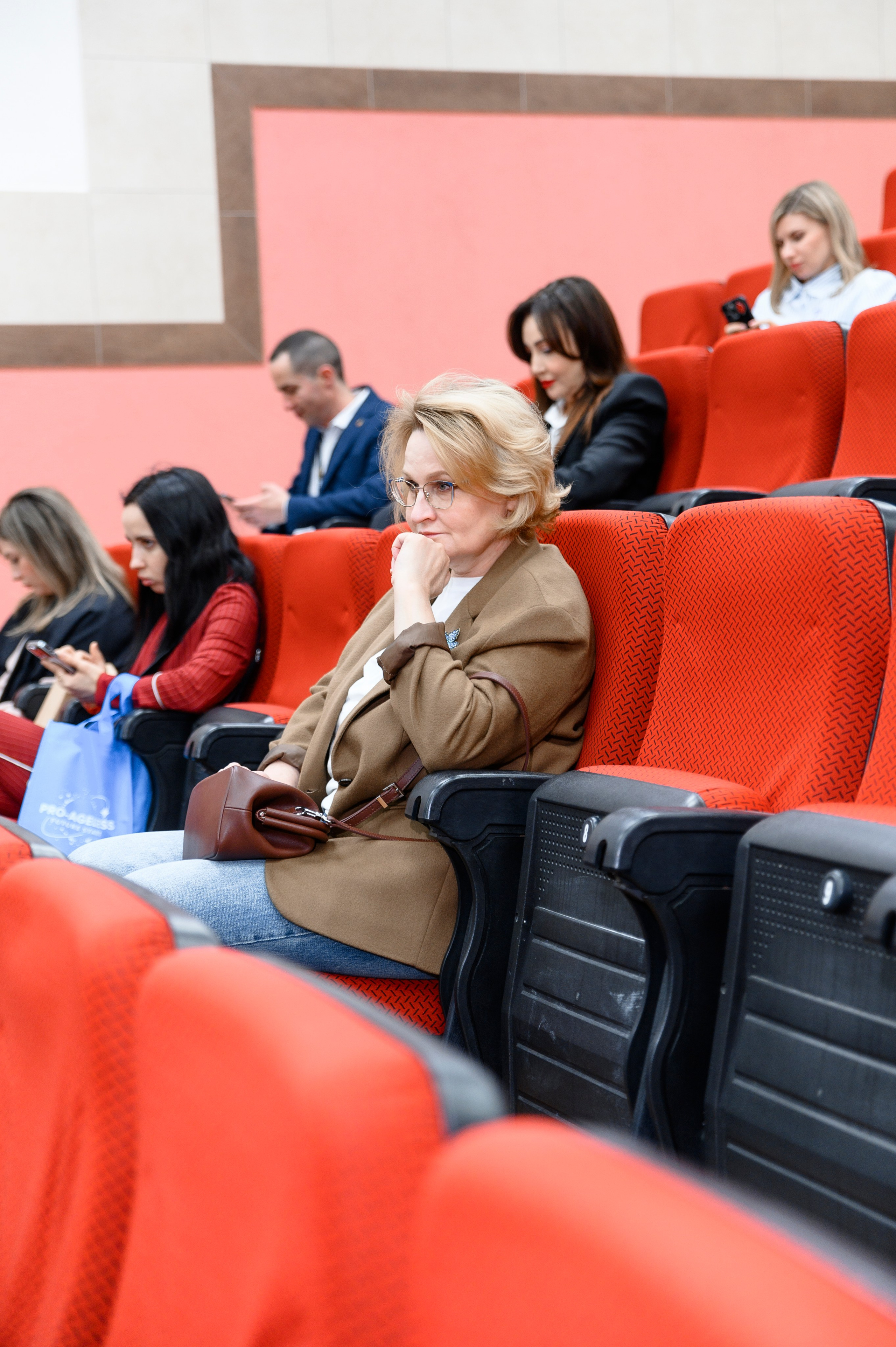 СЛУШАТЕЛИ. PRO-AGELESS