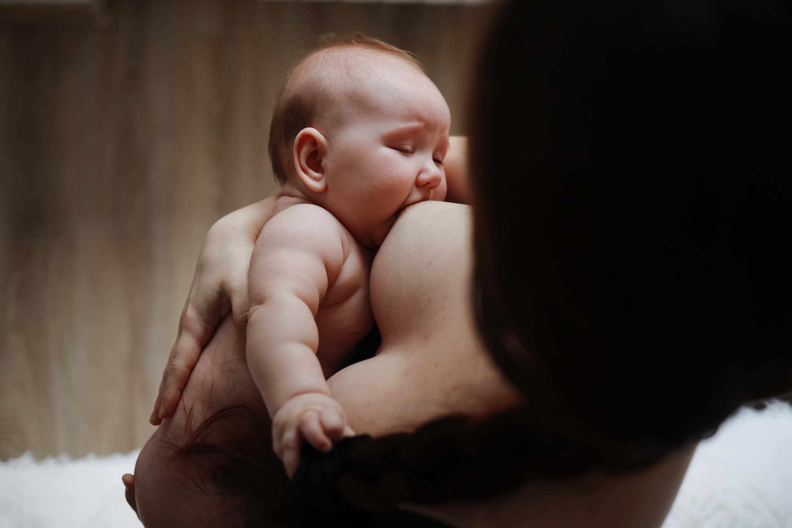 кормление грудью вид сверху