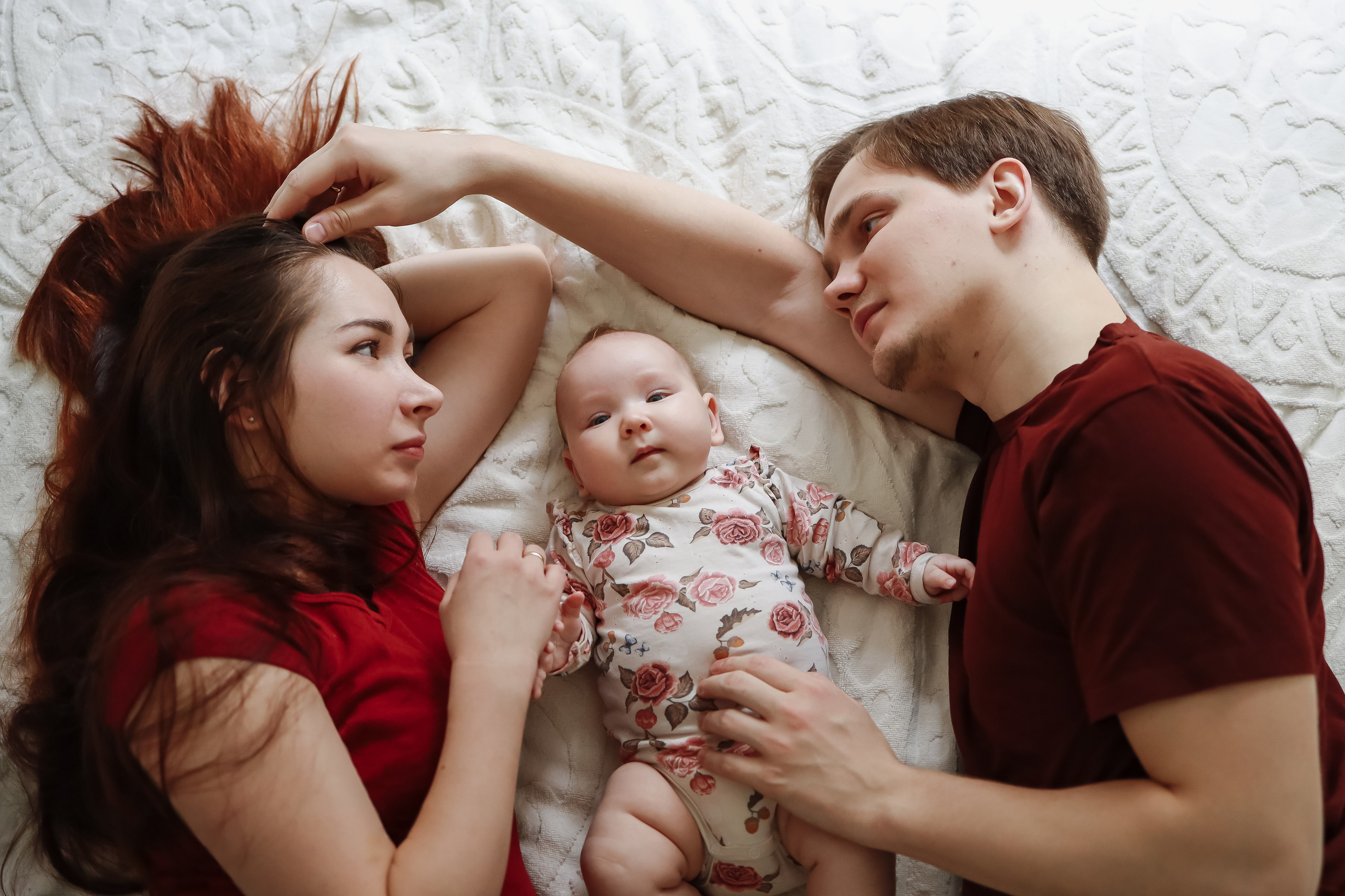 Мама папа младенец вид сверху