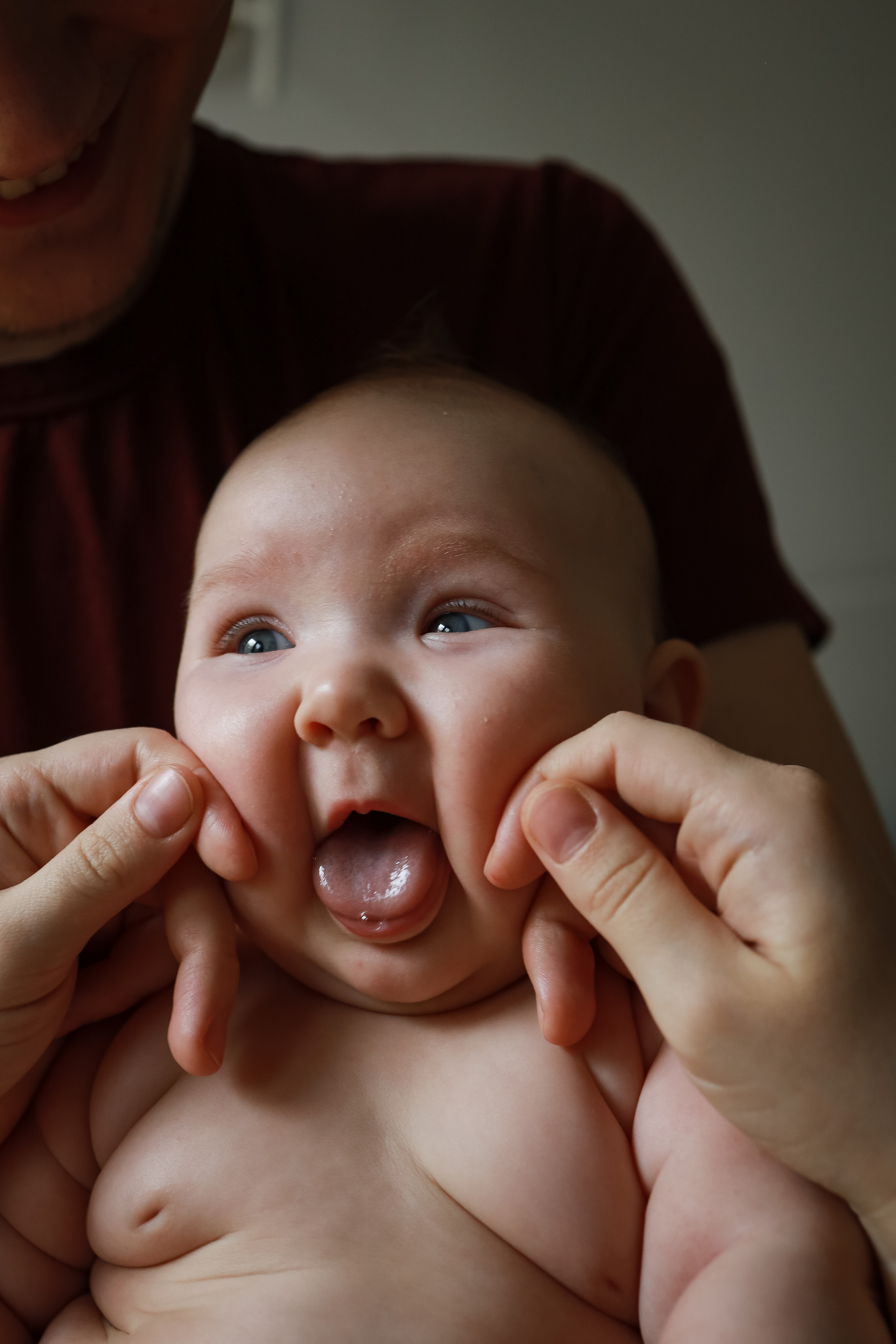 щечки младенца