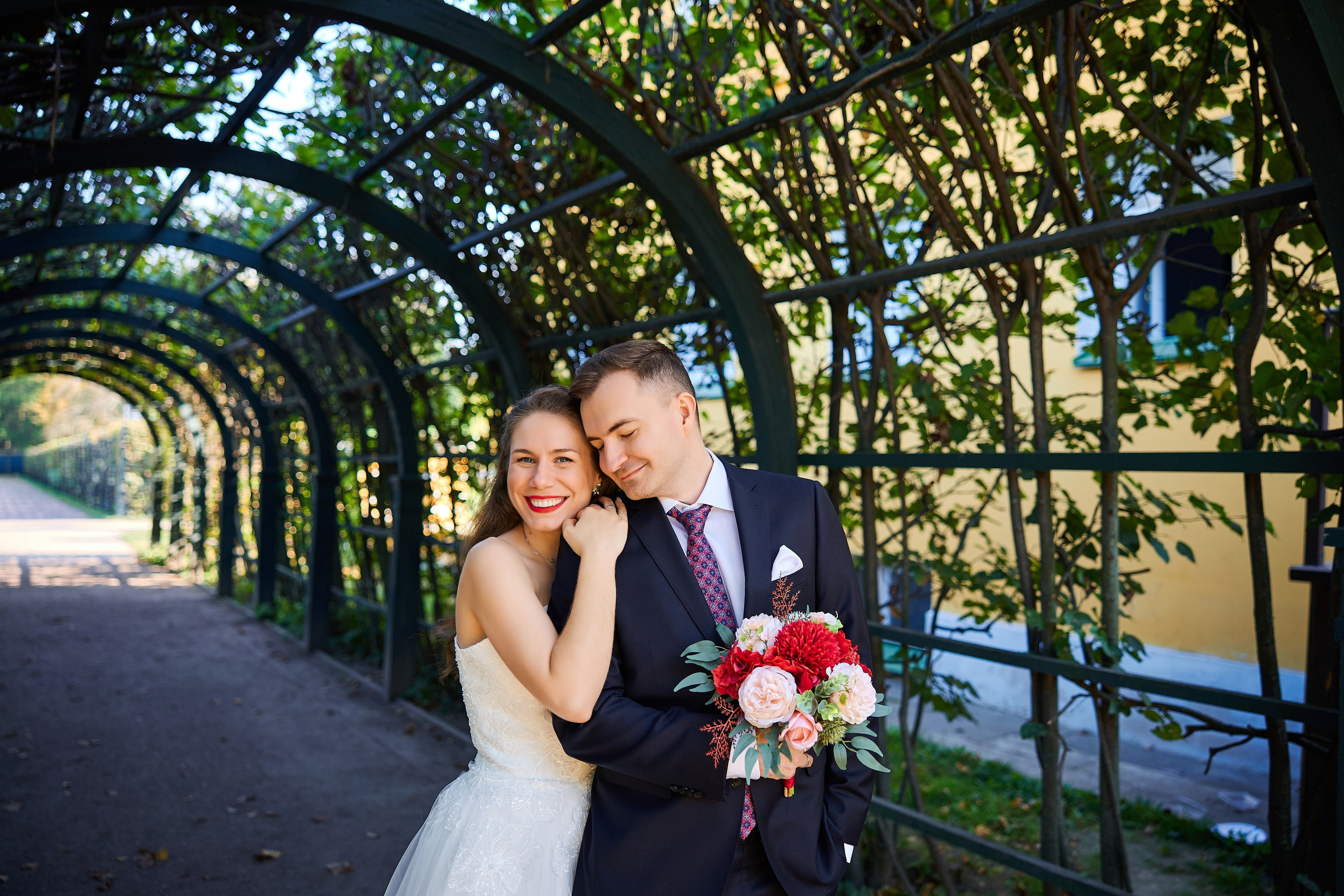 Свадебная фотосессия в Кусково. Свадебный фотограф Сергей Колбинский