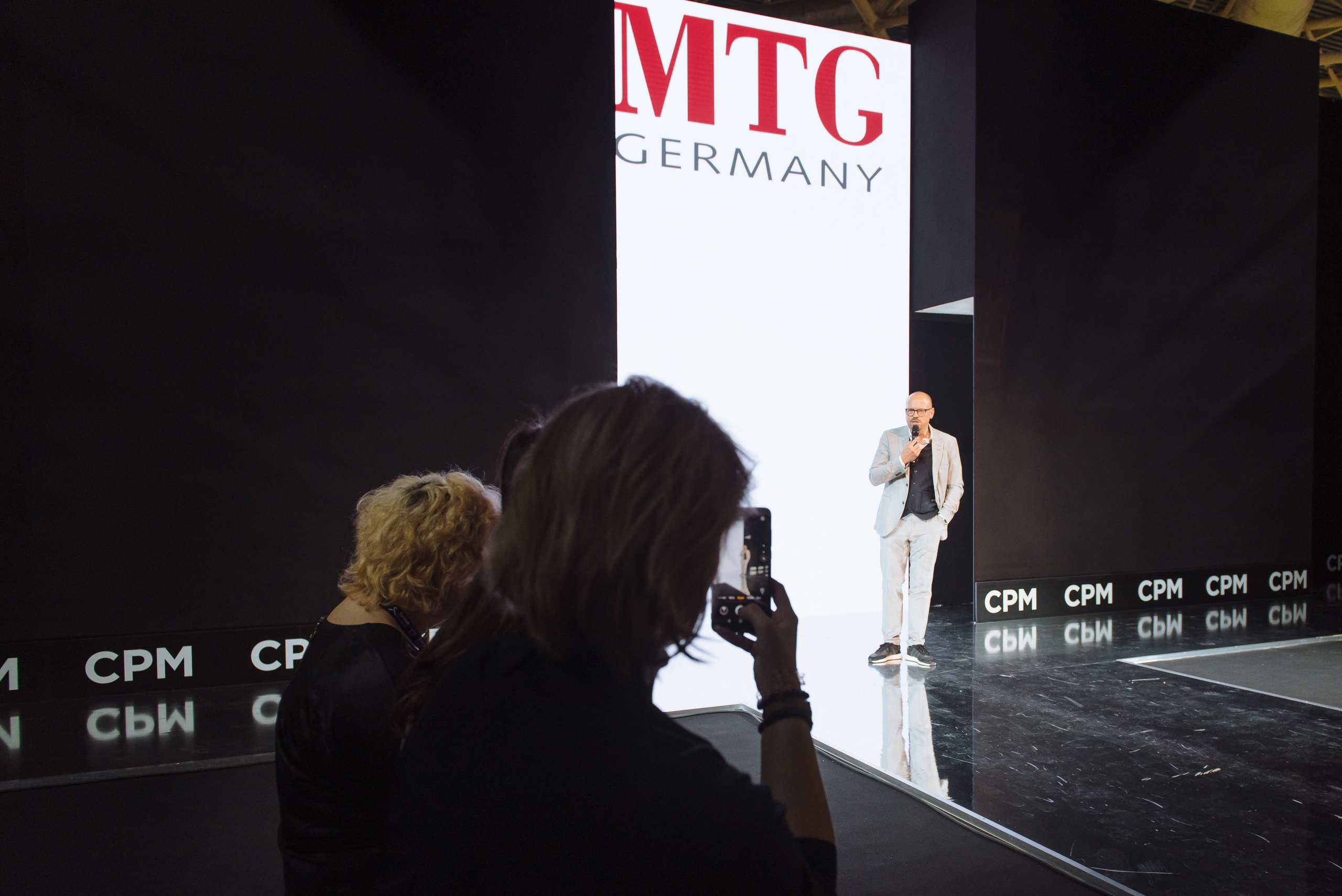 Репортажная фотосъемка. Репортажный и Свадебный фотограф в Москве Макс Макаров