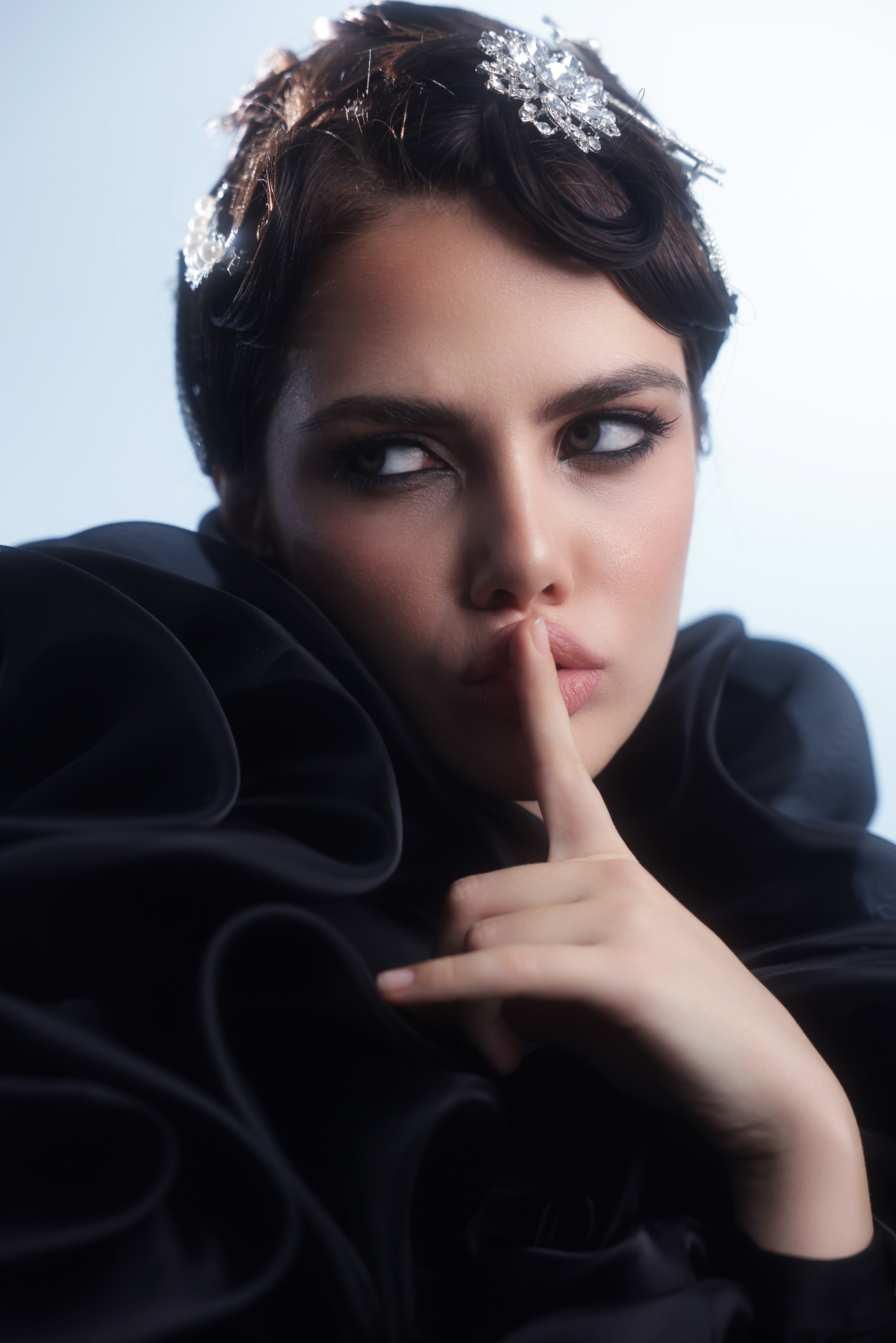 Фотосессия в студии. Я — фотограф, который помогает запечатлеть самые важные моменты вашей жизни!