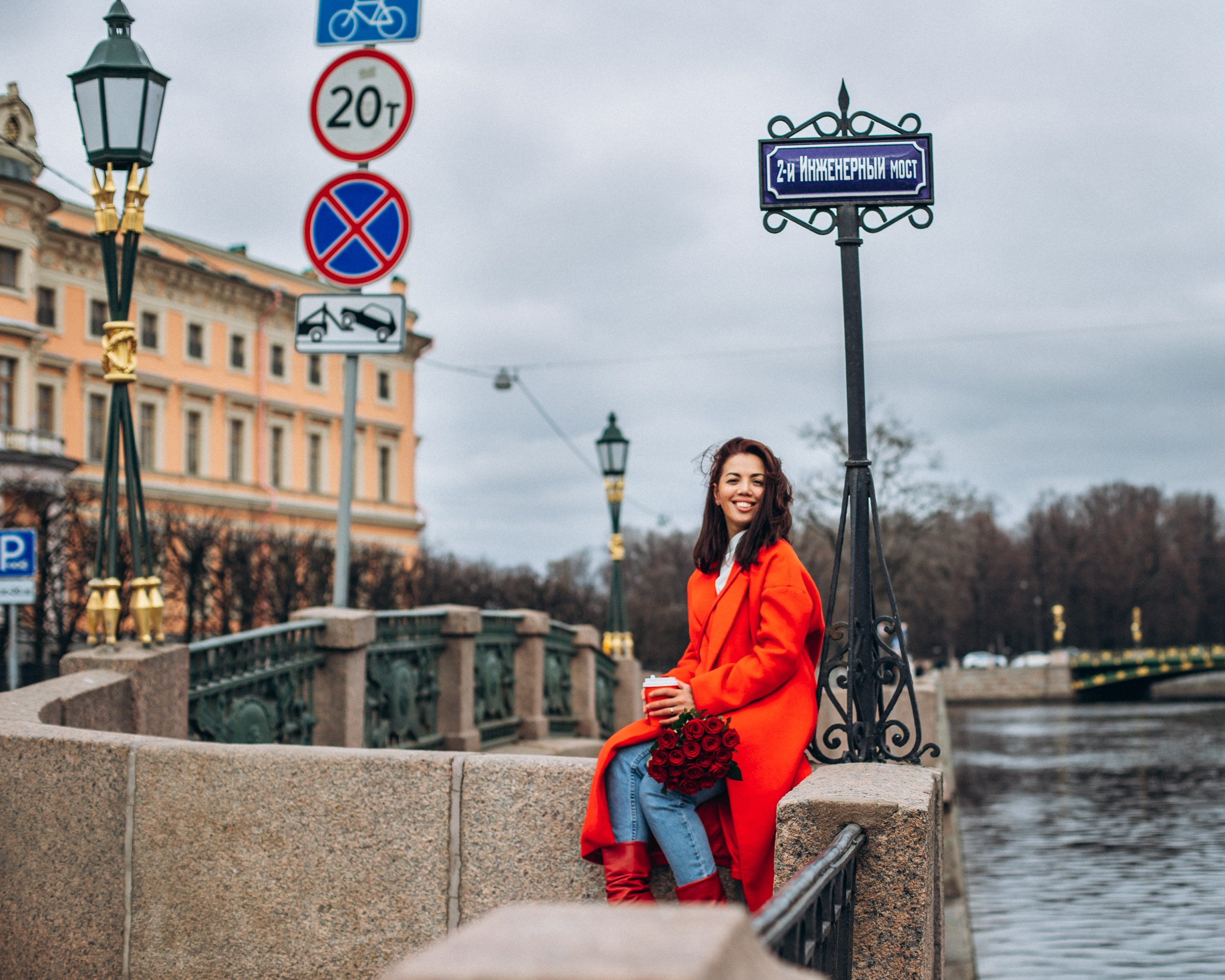 Анастасия в апреле. Фотопрогулка в Петербурге. Индивидуальный и семейный фотограф в Санкт-Петербурге