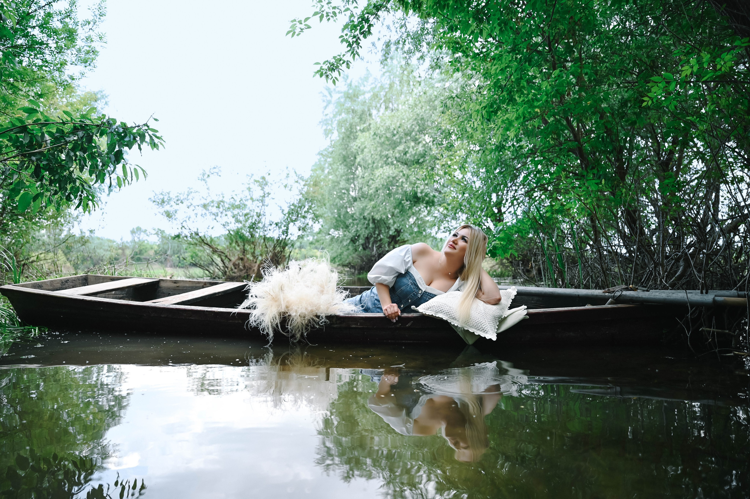 Женя лодка. Фотограф Алёна Мил