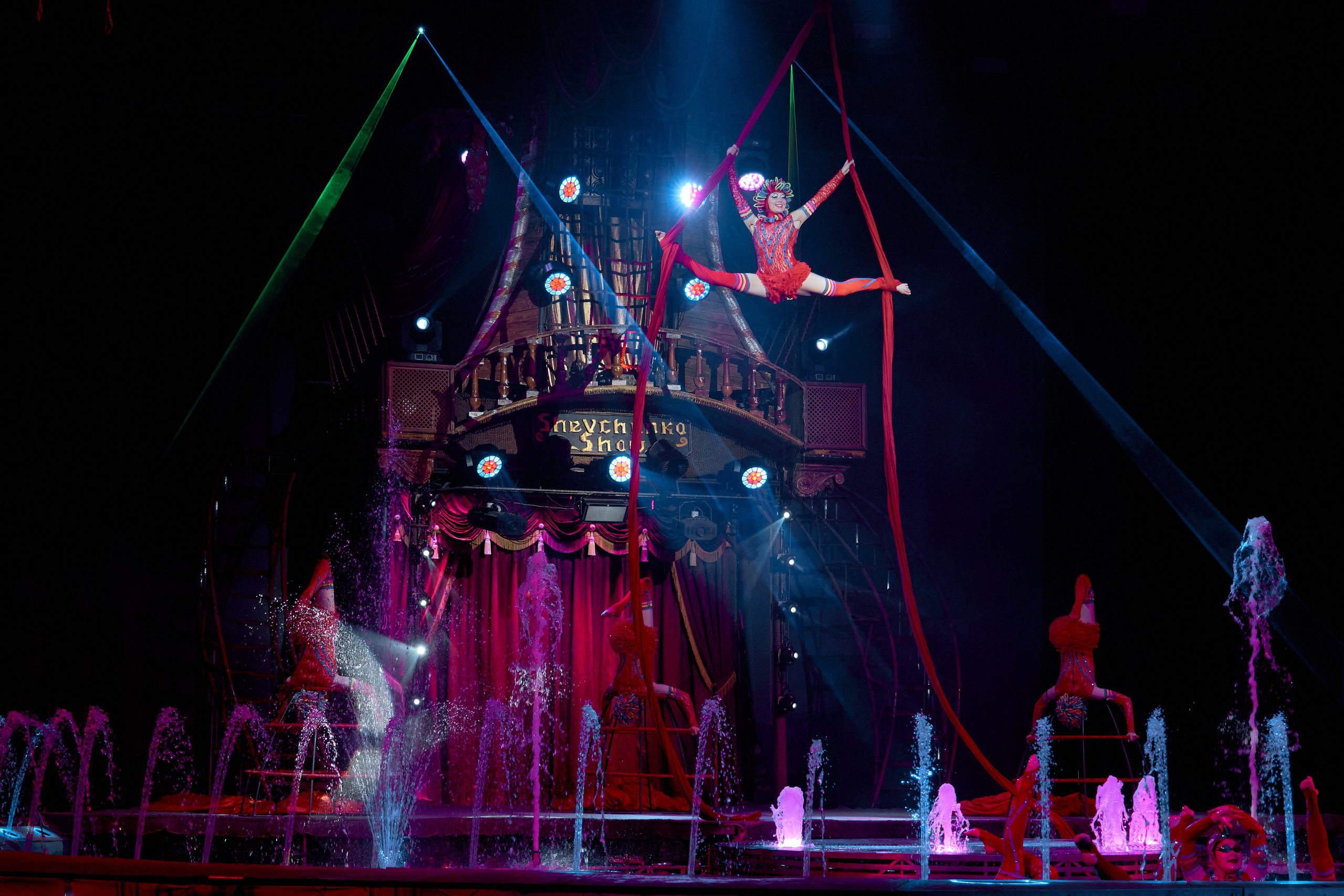 Цирк «На воде». Фотограф