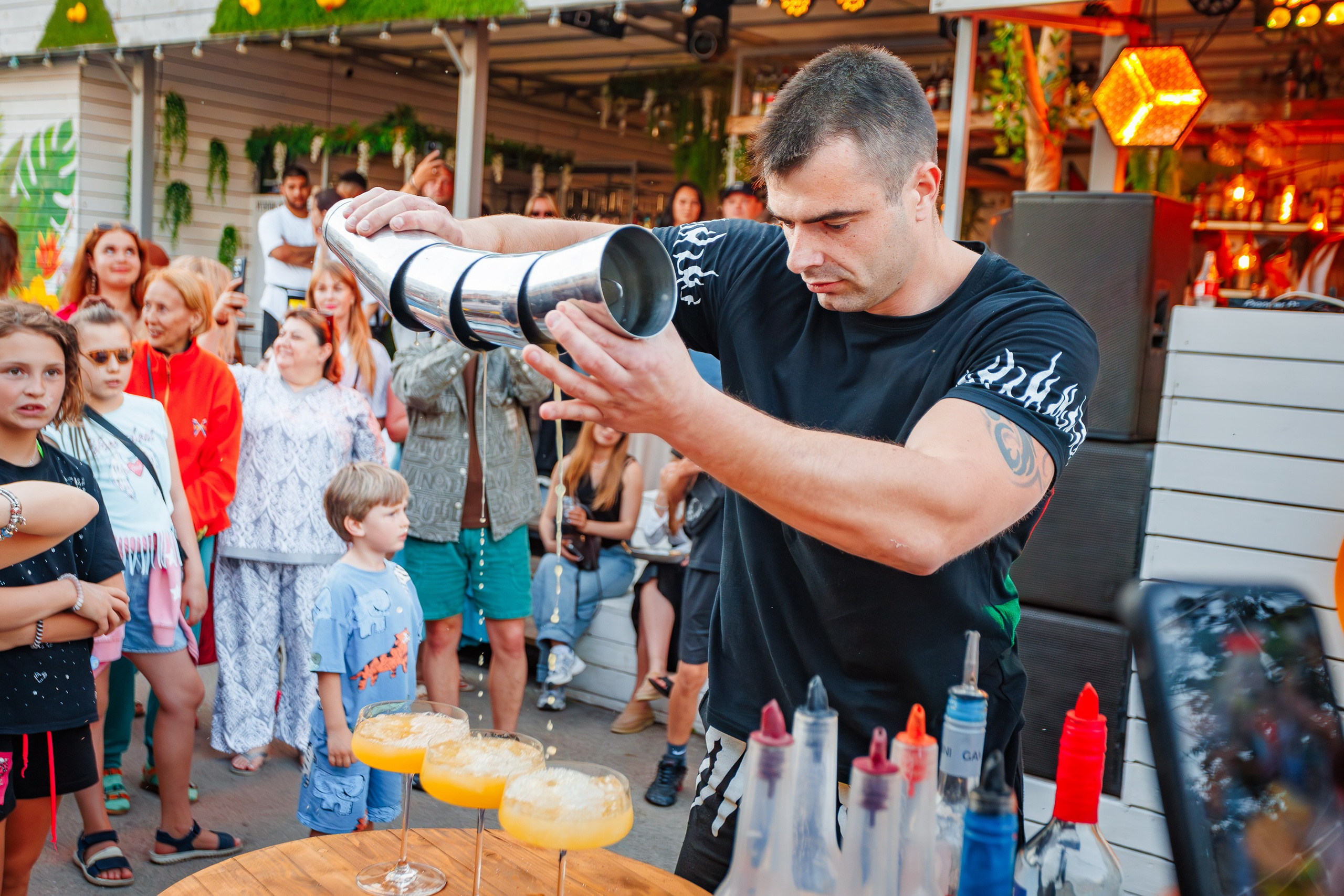 Открытие сезона в HUNGRY BIRD_Симеиз_12.06.2026. Аминов Руслан | Фотограф