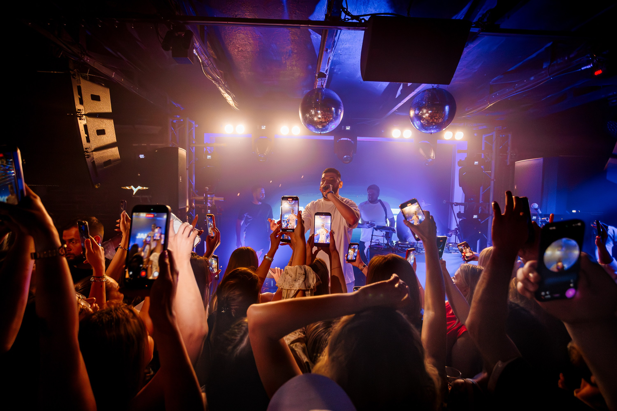 Открытие Сезона в ЧАЙКЕ на Пляже. Концерт ДЖАКОНА_Ялта_6.06.2026. Аминов Руслан | Фотограф