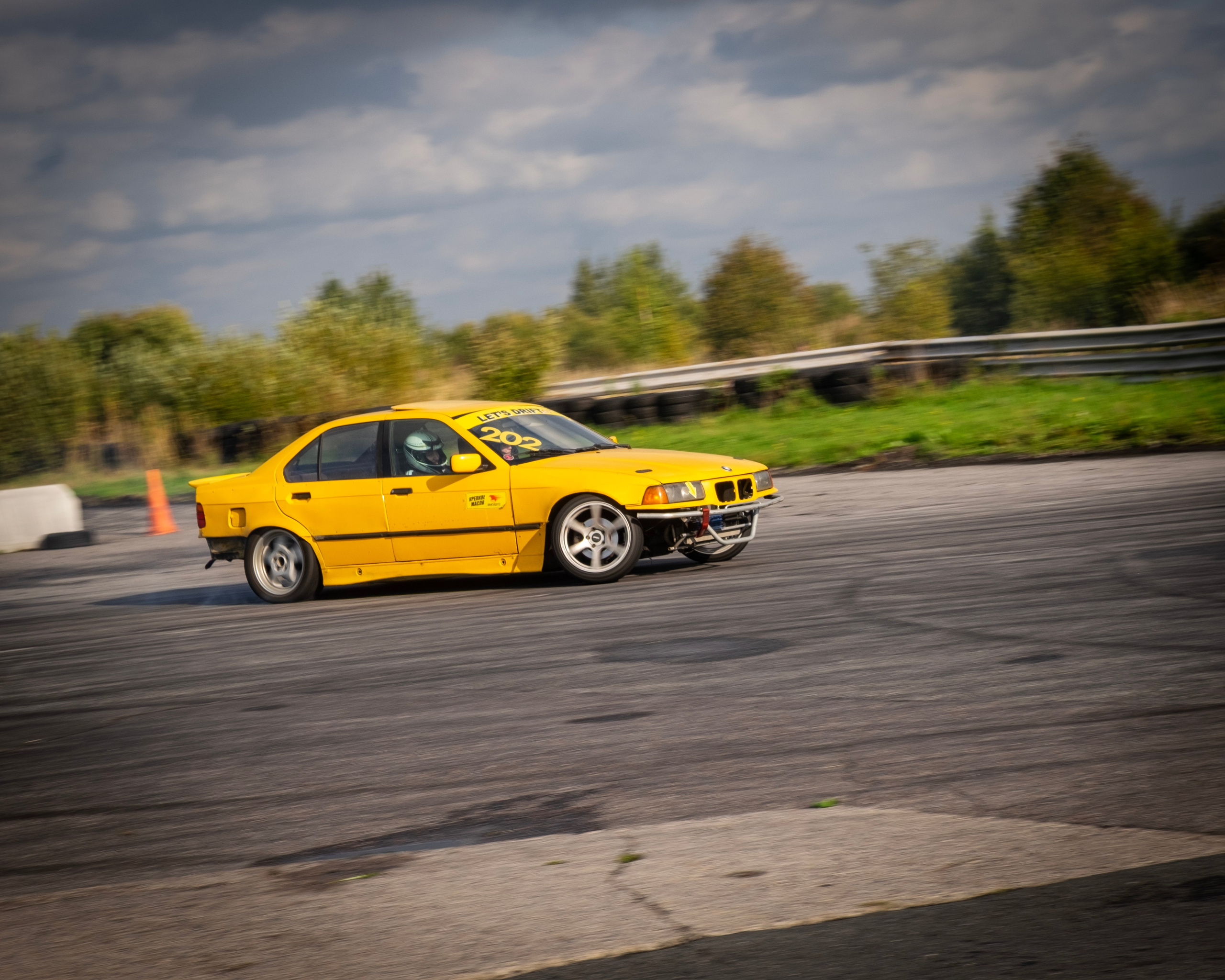 AUTODROM FEST 21.09.25. Автомобильные фотографии и рисунки в Санкт-Петербурги Пашков Дмитрий