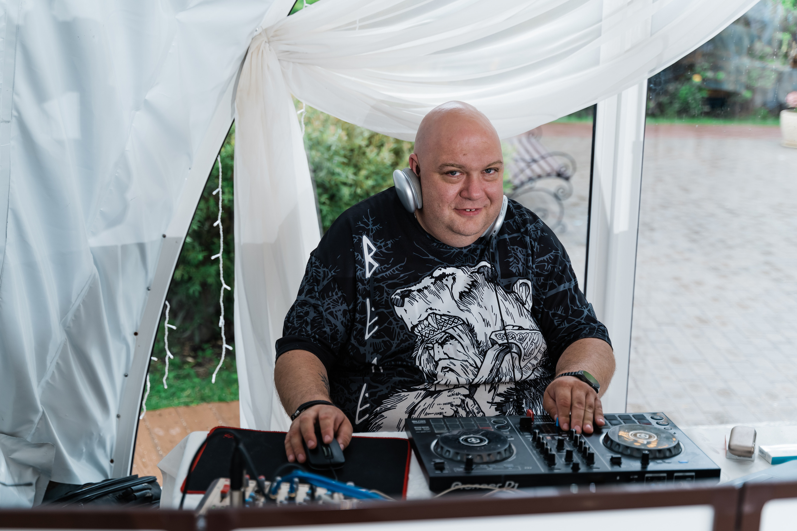  #ДИДЖЕЙМЕДВЕДЬ, диджей Медведь Диджей на свадьбу, диджей на корпоратив. диджей на праздник, диджей с аппаратурой, диджей с колонками, аренда аппаратуры dj medved резидент MixFm