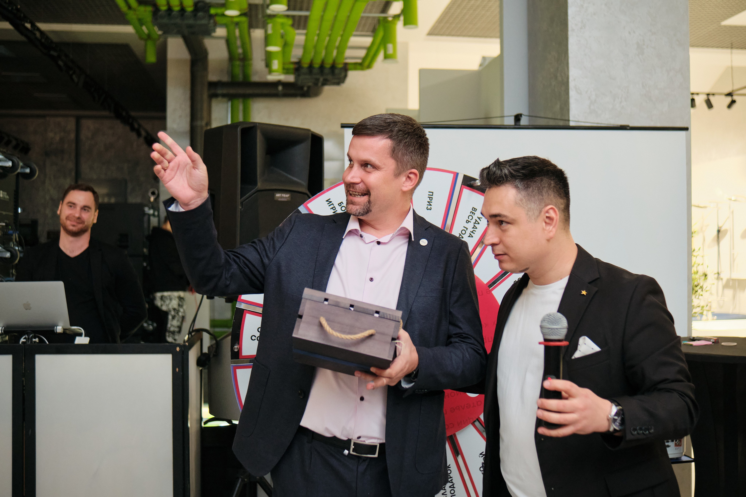 Открытие салона 100 градусов. Антон Ив