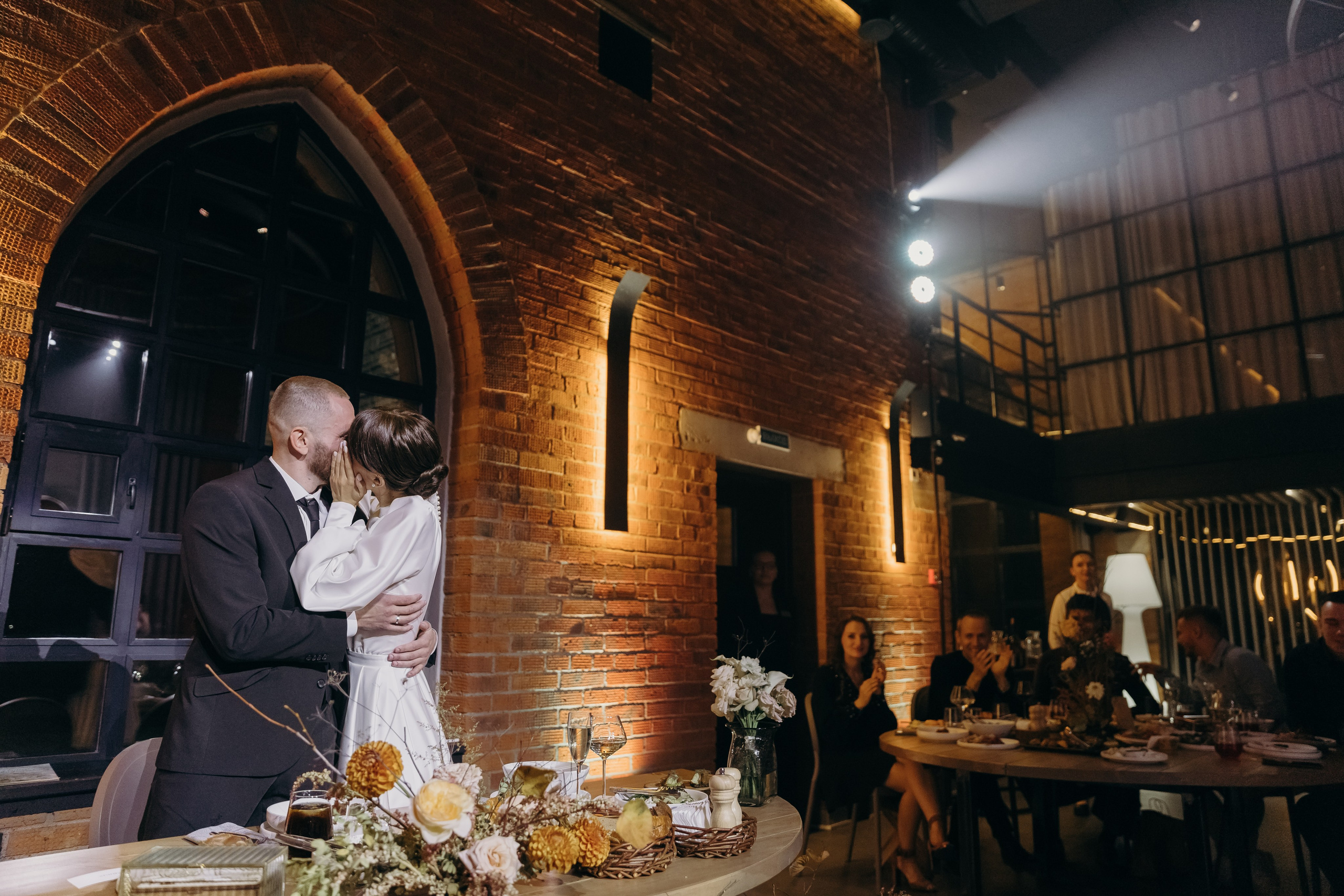 Свадьба для своих в Замке Шамони в Красноярске. Свадебный фотограф-видеограф в Красноярске Евгений Константинопольский