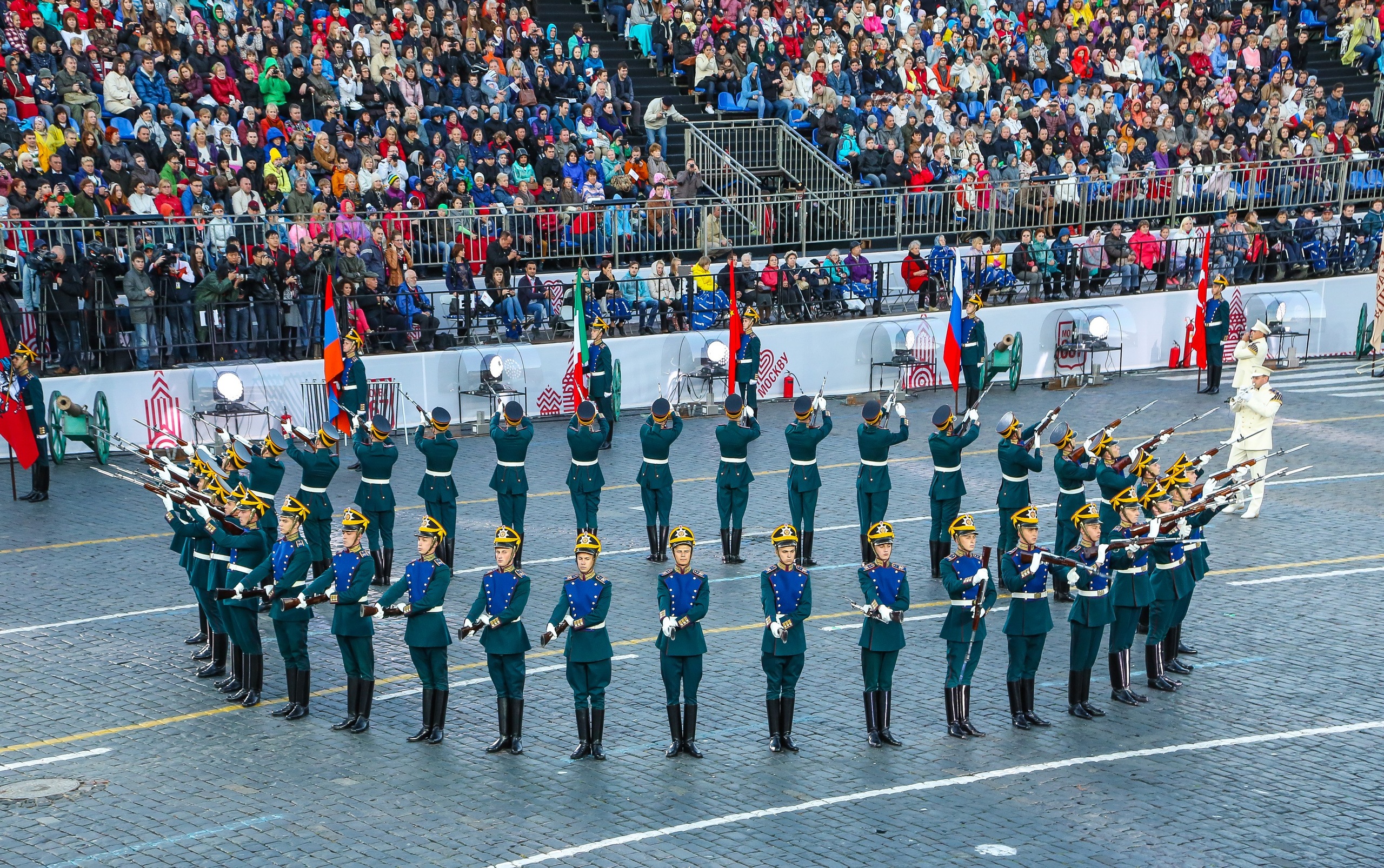 Фестиваль «Спасская башня» — 2014. Дарья Письменюк / Darya Leitstern — фотограф, музыкант, журналист, путешественник