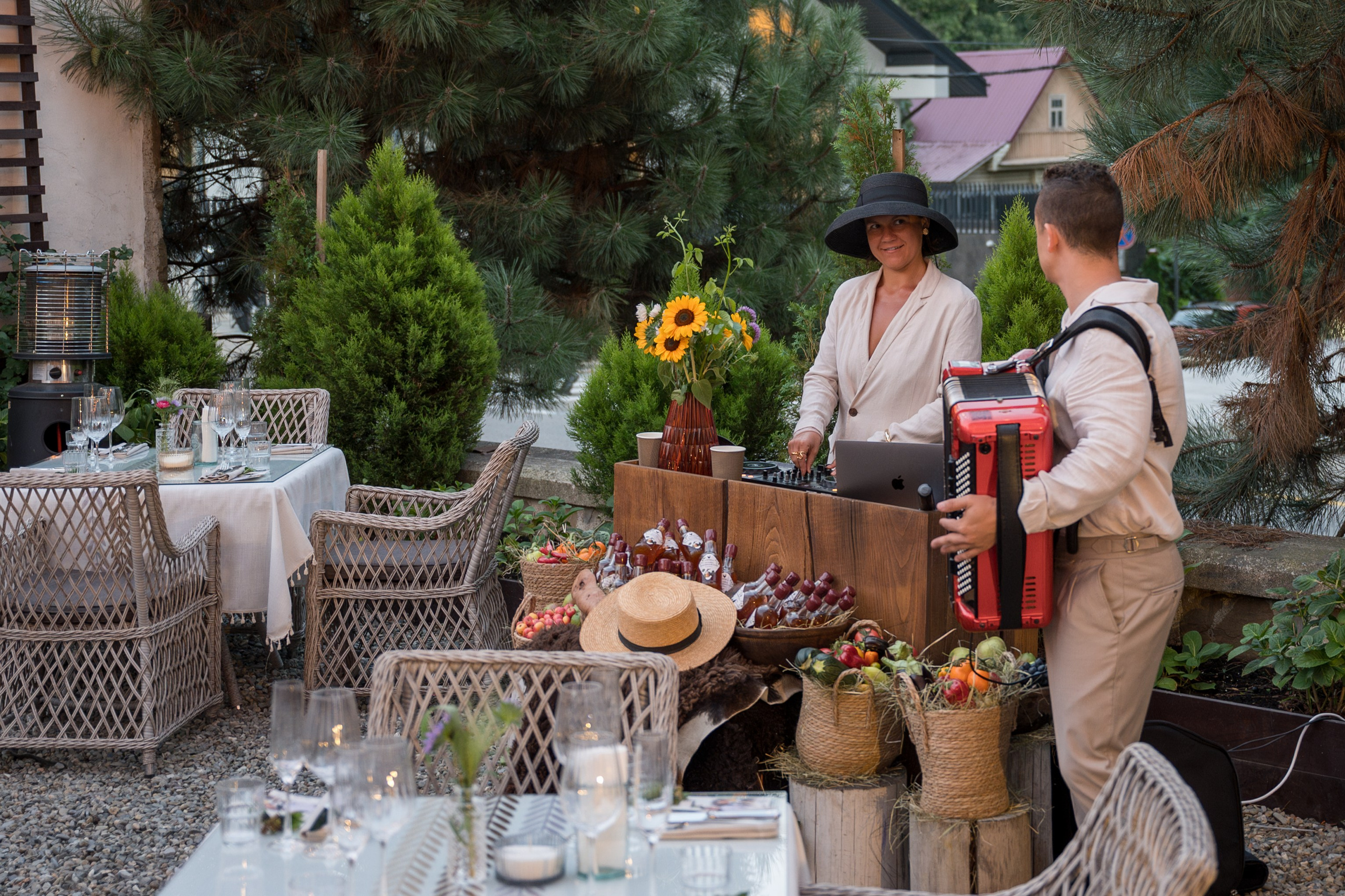 Гастрономический ужин в ресторане Co-Co Chalet. Репортажный фотограф в Красной Поляне и Сочи Павлюченко Екатерина