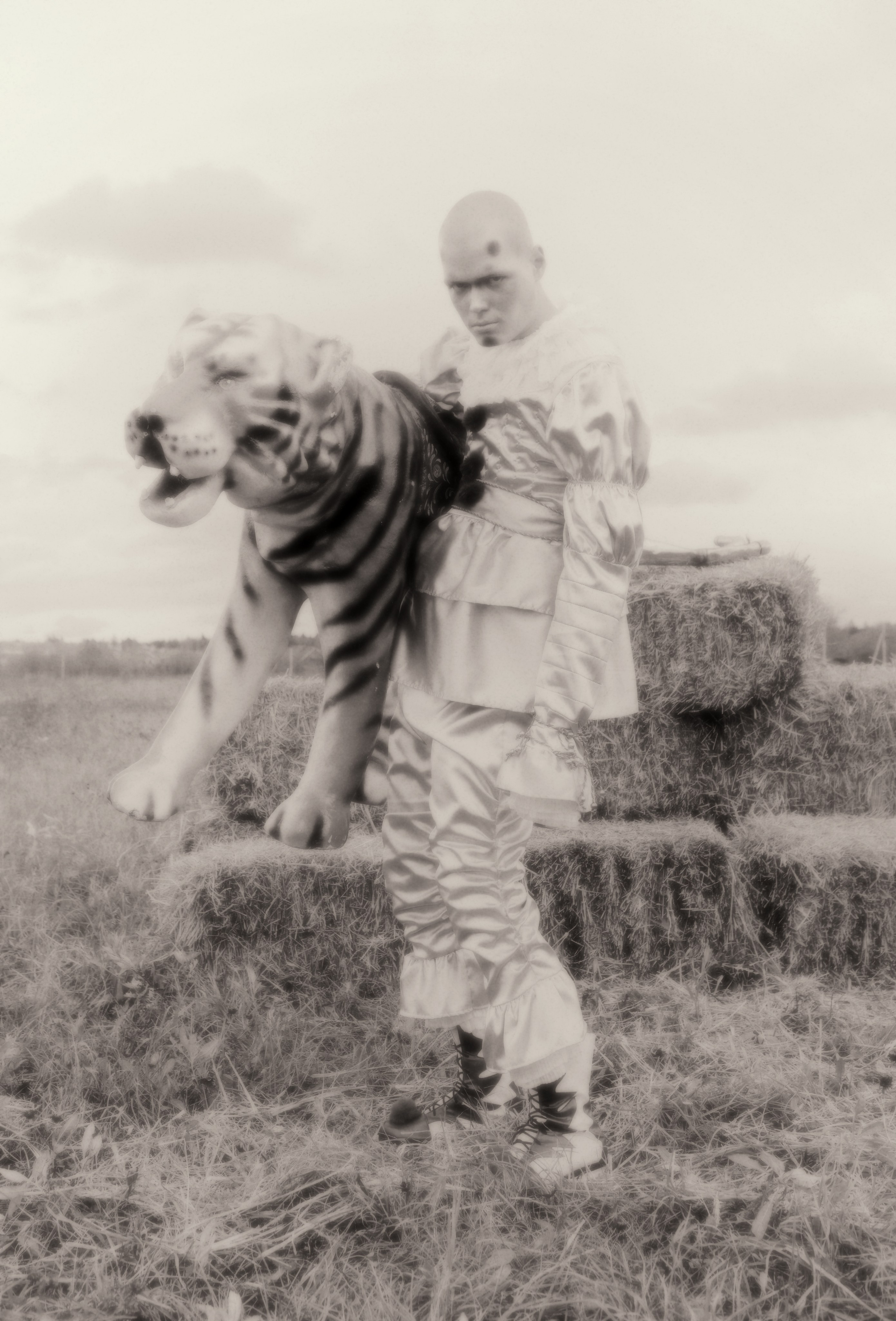 Badlon magazine: Sad circus. WORKS