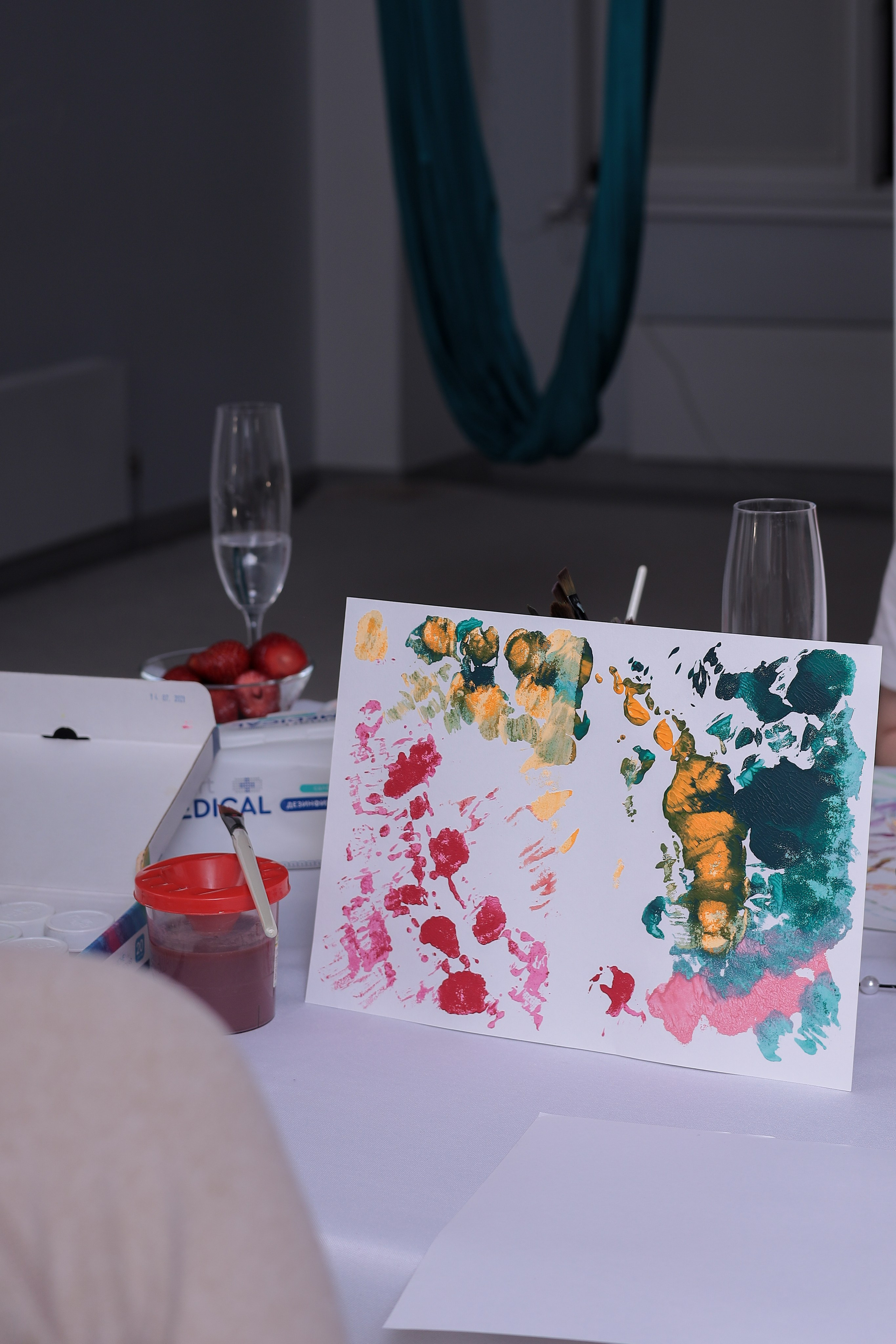 Арт-терапия + аэройога. Фотограф Надршина Лилия