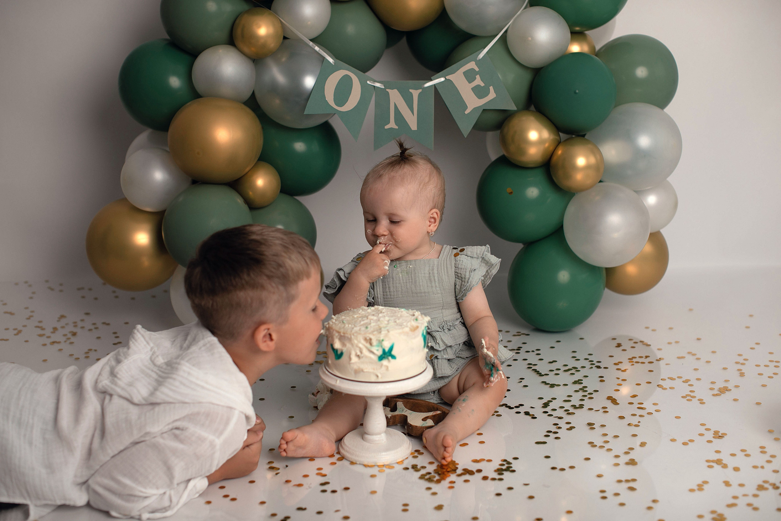 Съемка Первый тортик. Фотограф новорожденных