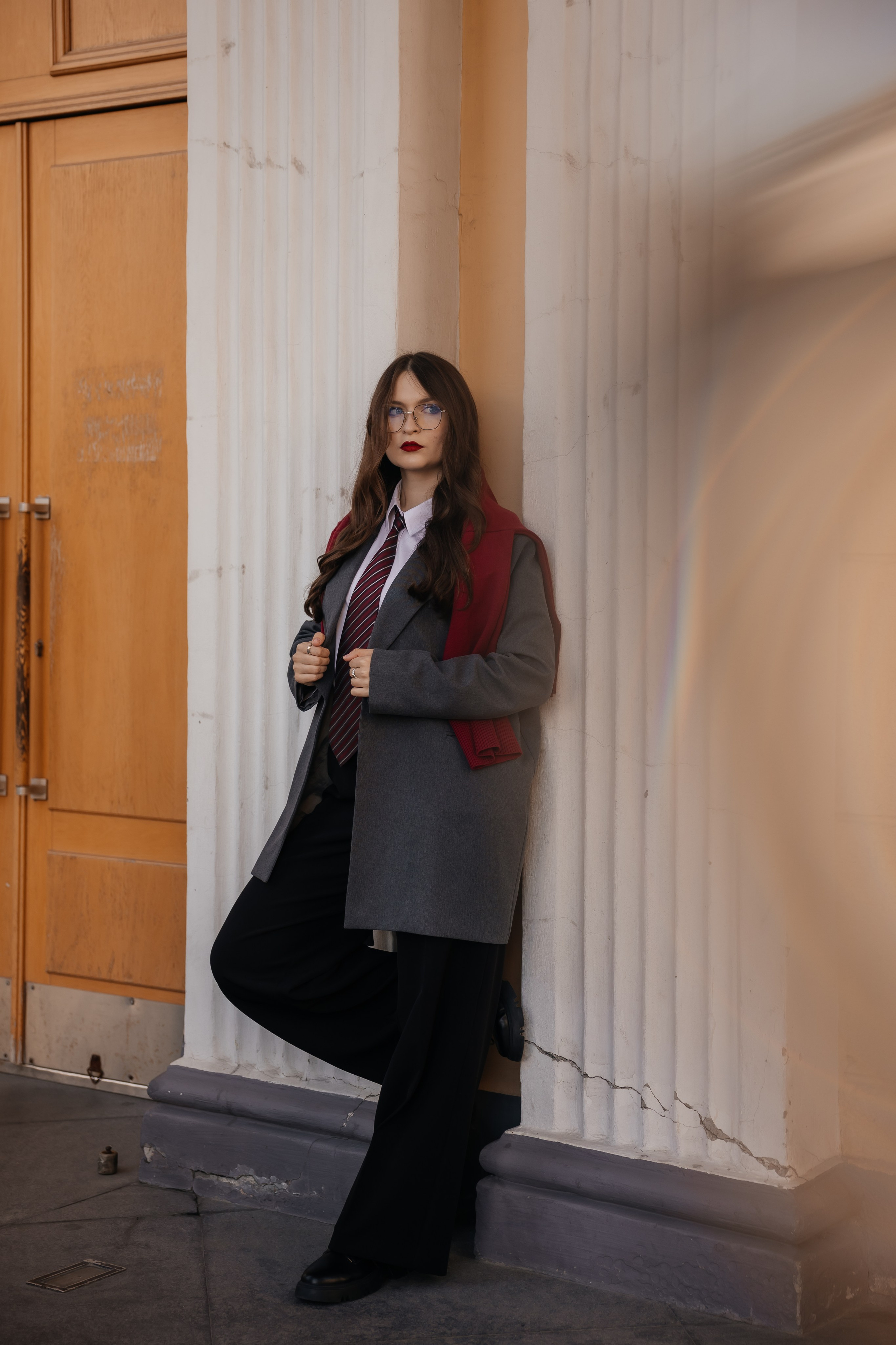 Софа. Прогулочная фотосессия у Победы. Свадебный и семейный фотограф в Новосибирске Ирина Дорошкова