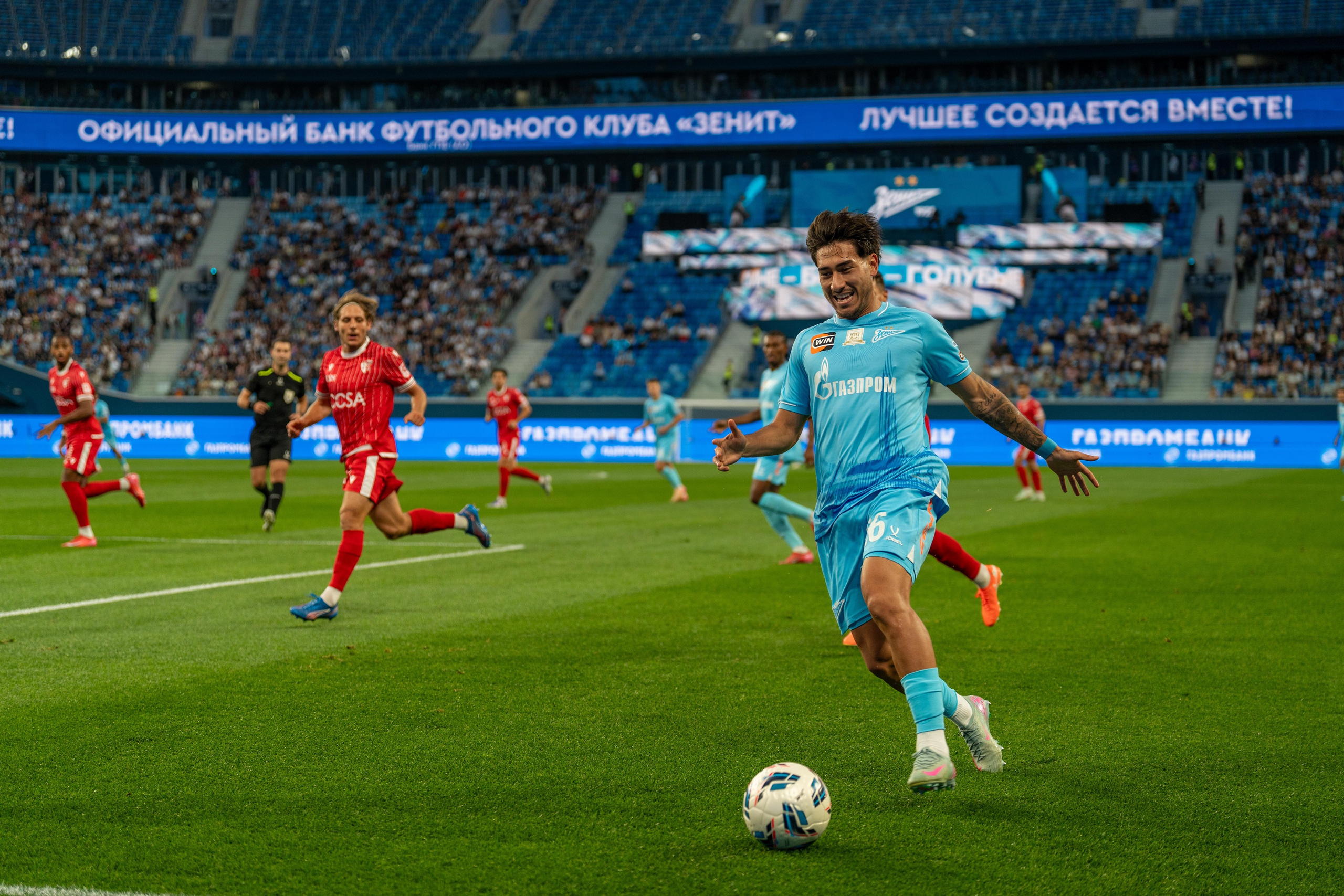 Репортажный фотограф спорт-съёмка матча “Зенит”–“Сьон”