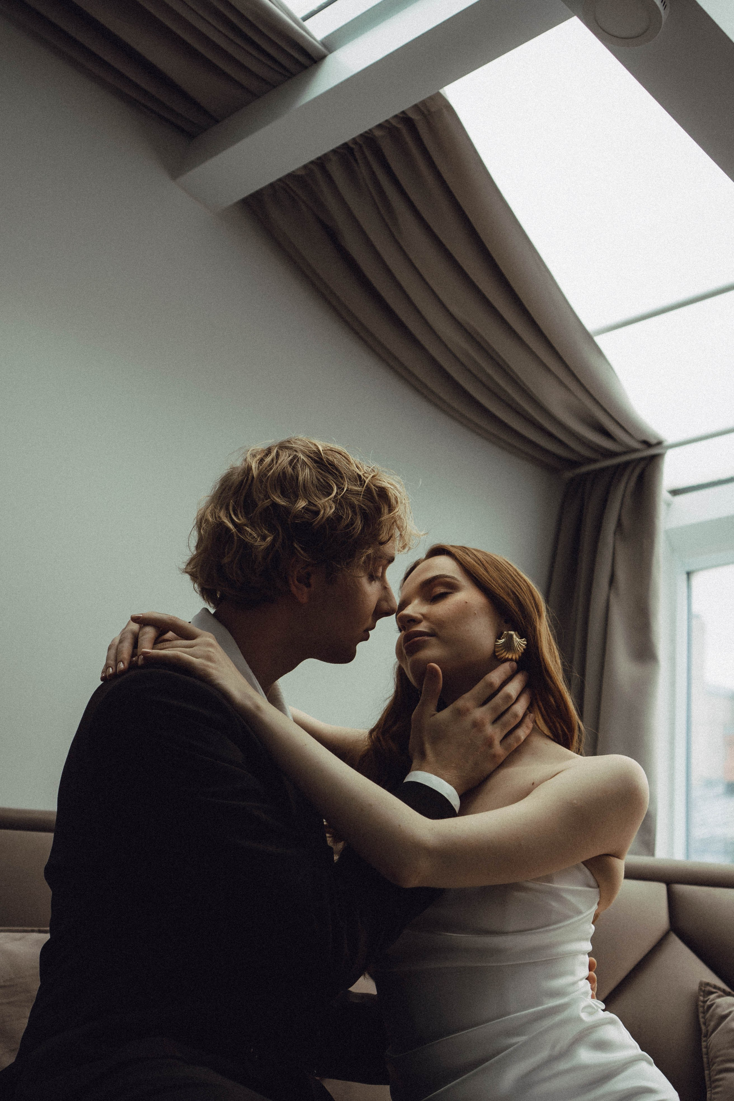 СВАДЕБНАЯ СЬЕМКА В ОТЕЛЕ. СБОРЫ ЖЕНИХА И НЕВЕСТЫ И ТАКЖЕ ТОР И ПОДГОТОВКА К ПРОГУЛКЕ. Профессиональный фотограф, Санкт-Петербург — Виктория Богомолова