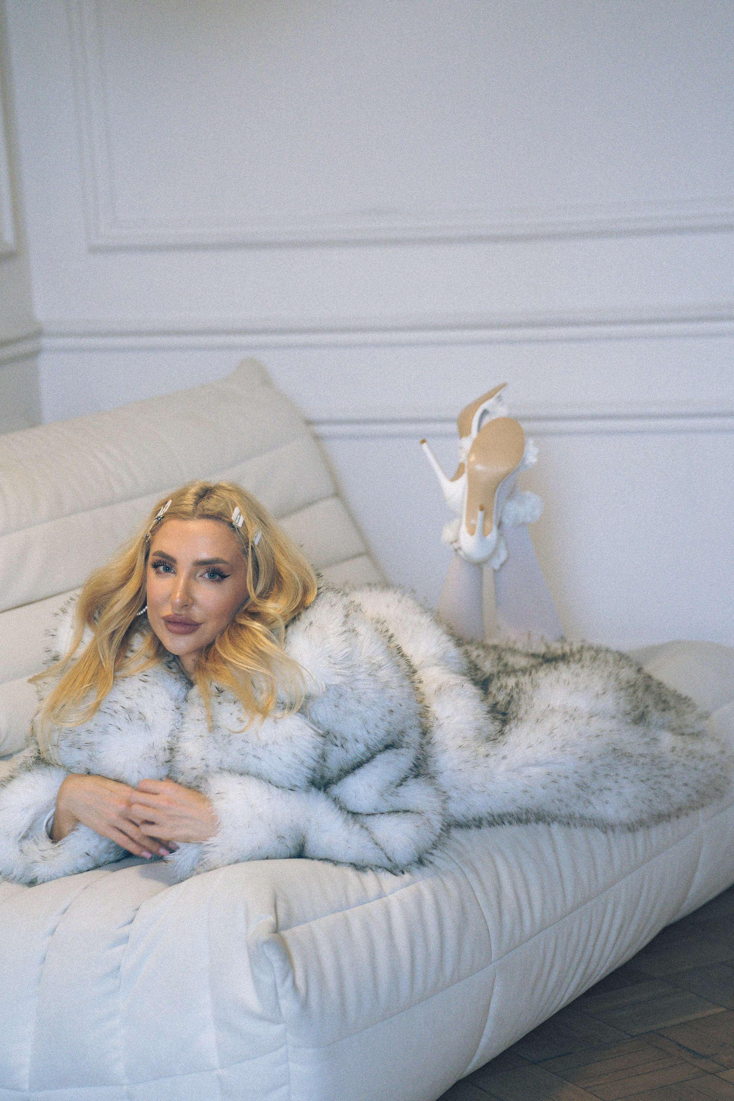 МИНИМАЛИЗМ В СТУДИИ НА ЧЕРНЫШЕВСКОЙ В СТУДИИ С БАЛКОНОМ. Профессиональный фотограф, Санкт-Петербург — Виктория Богомолова