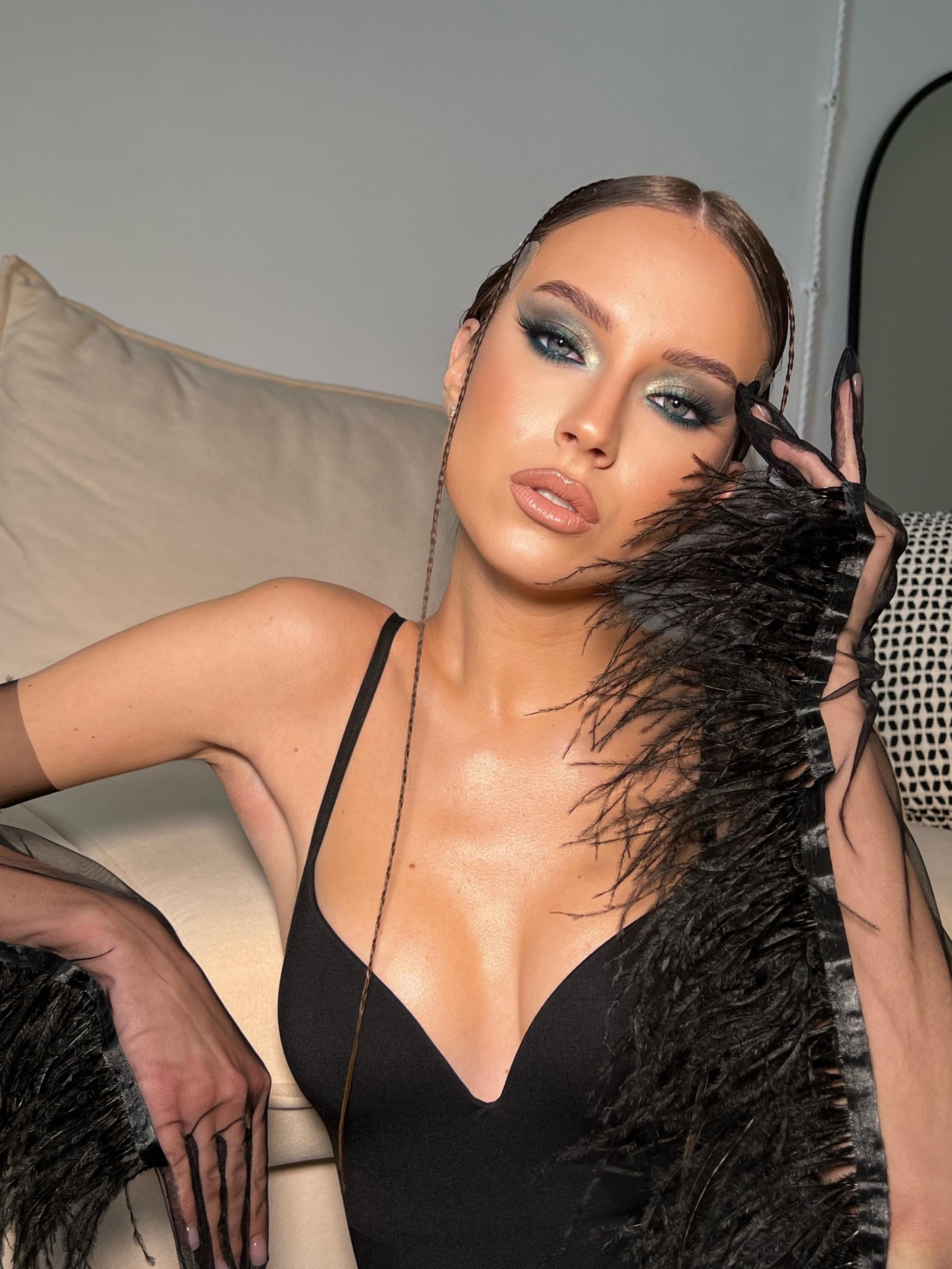 Модель для предметной съемки Мария Е. Москва| Sale Easy