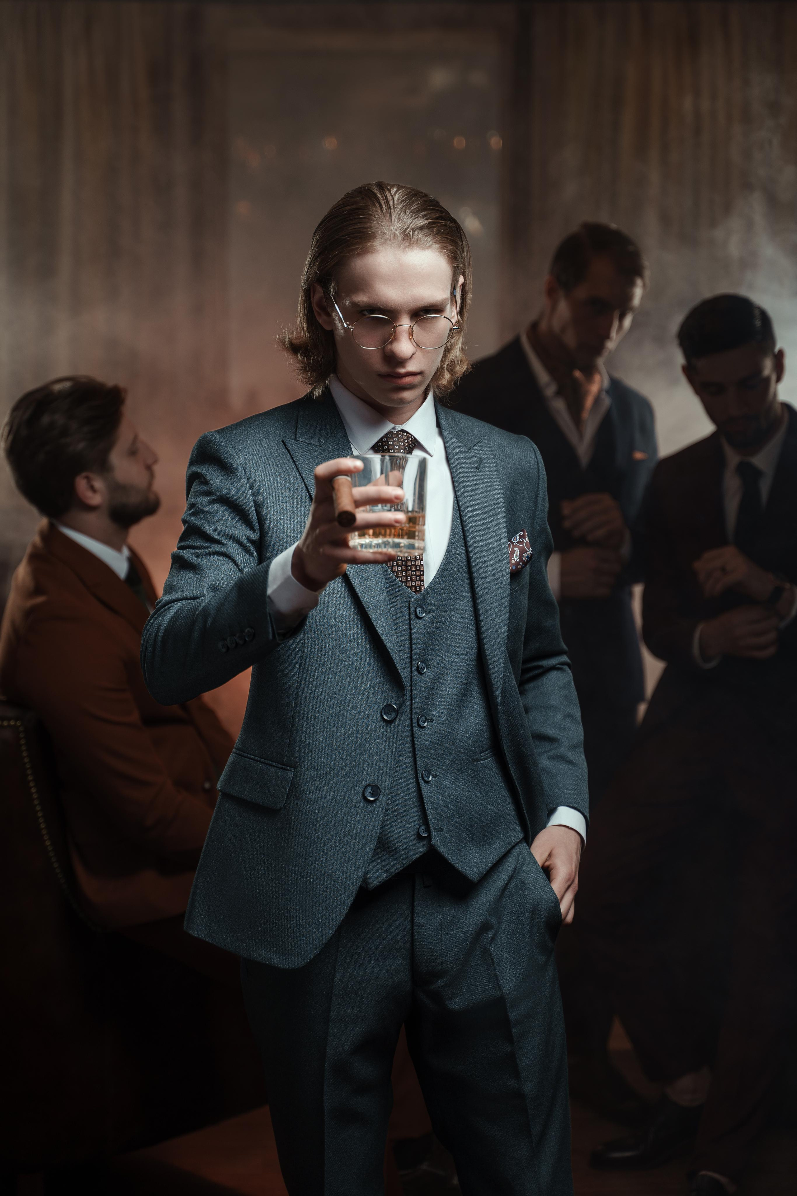 Модель для предметной съемки Александр Е С-Петербург | Sale Easy