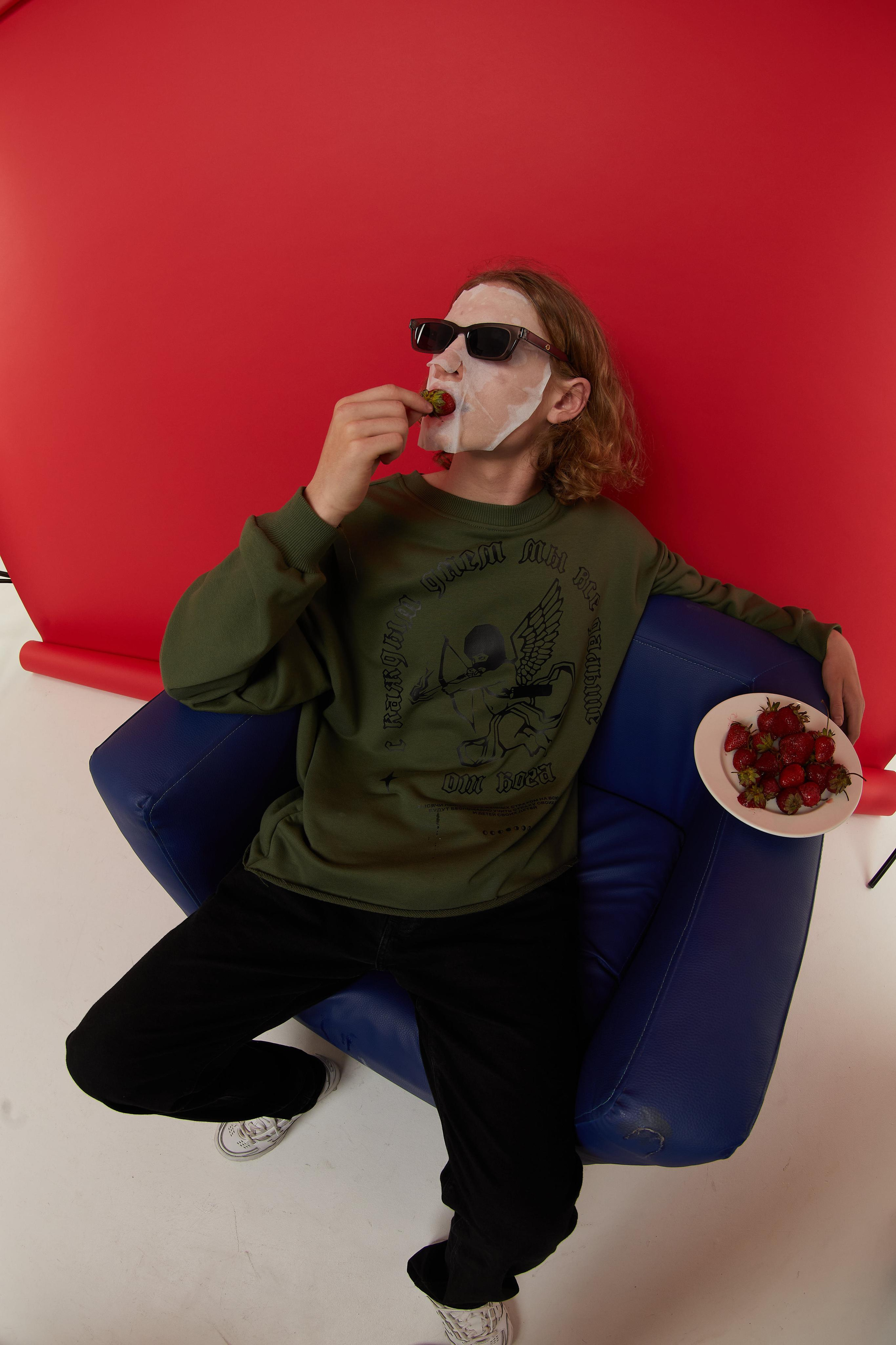 Модель для предметной съемки Александр Е С-Петербург | Sale Easy