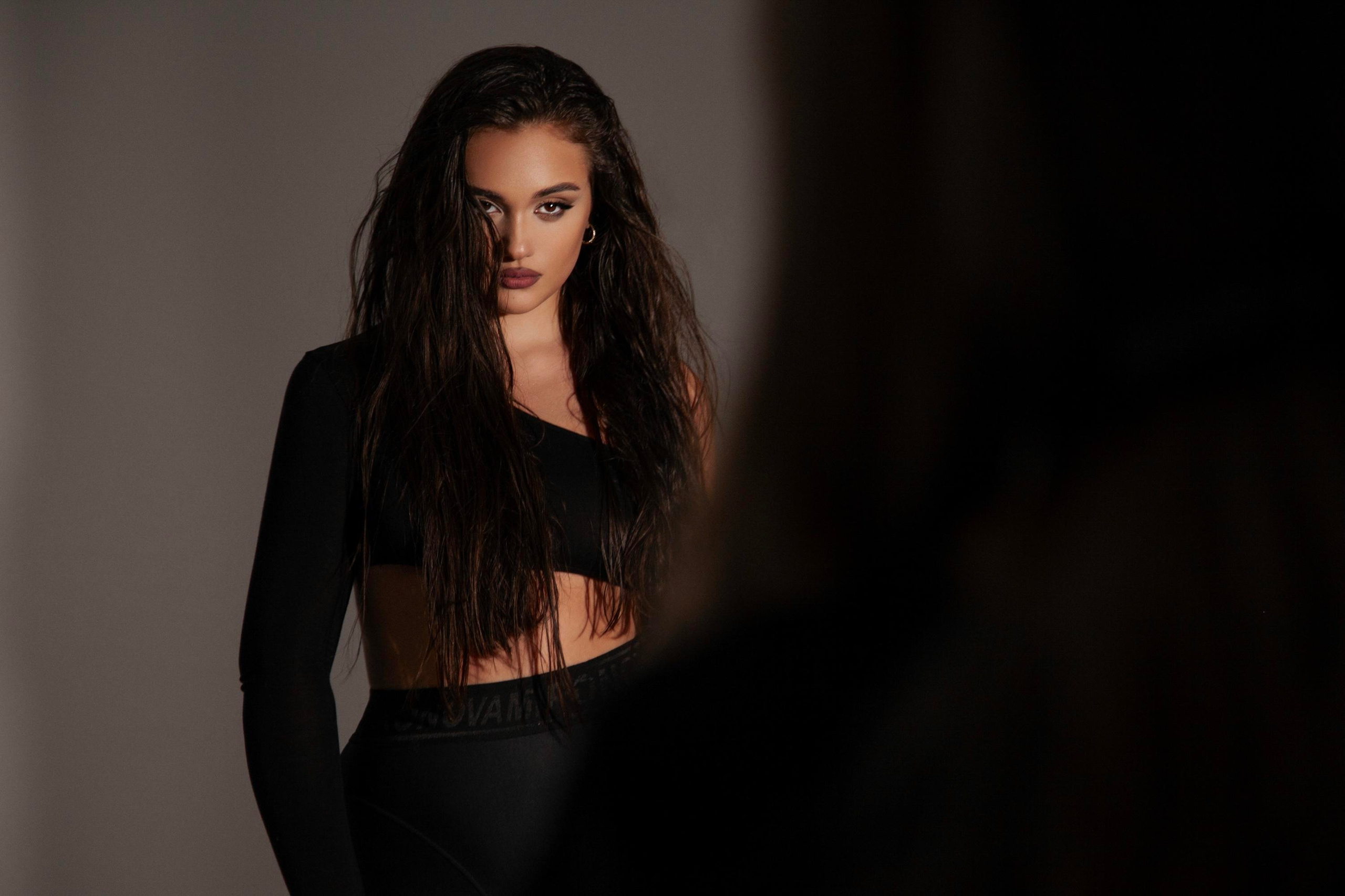 Модель plus size для предметной съемки Елизавета Е. Москва | Sale Easy