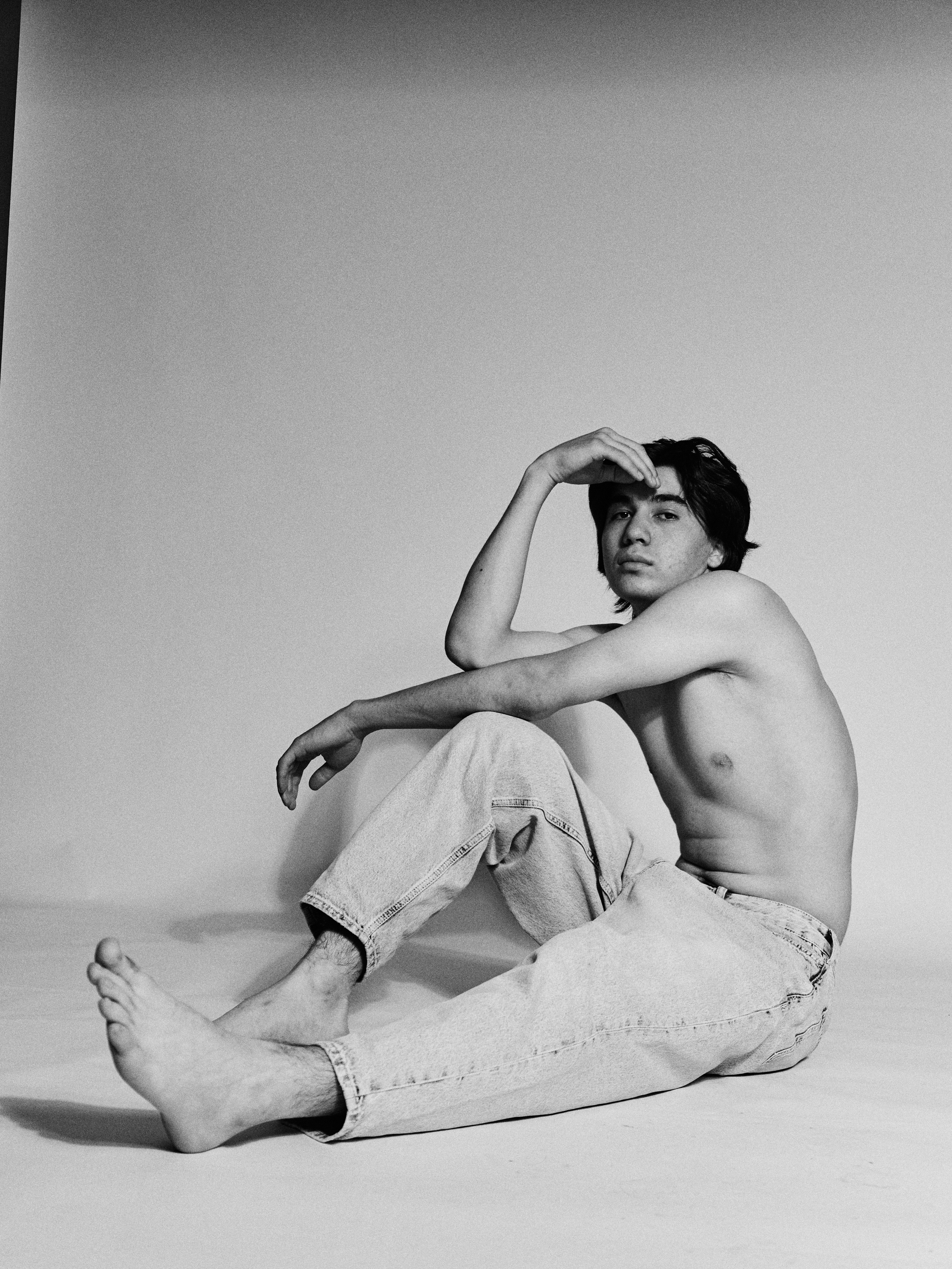 Модель для предметной съемки Зухурбек Москва | Sale Easy