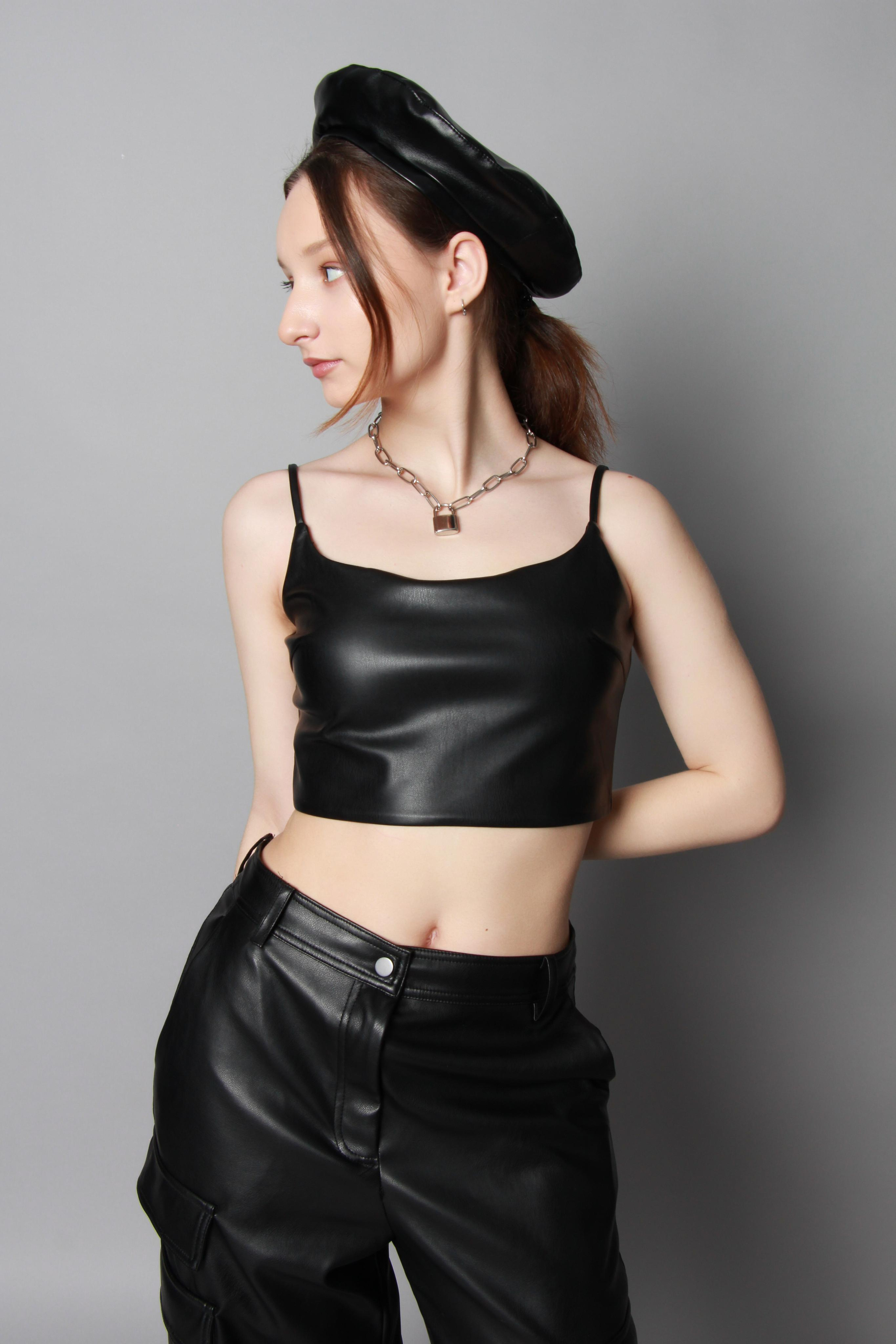 Модель для предметной съемки Арина В Новосибирск| Sale Easy