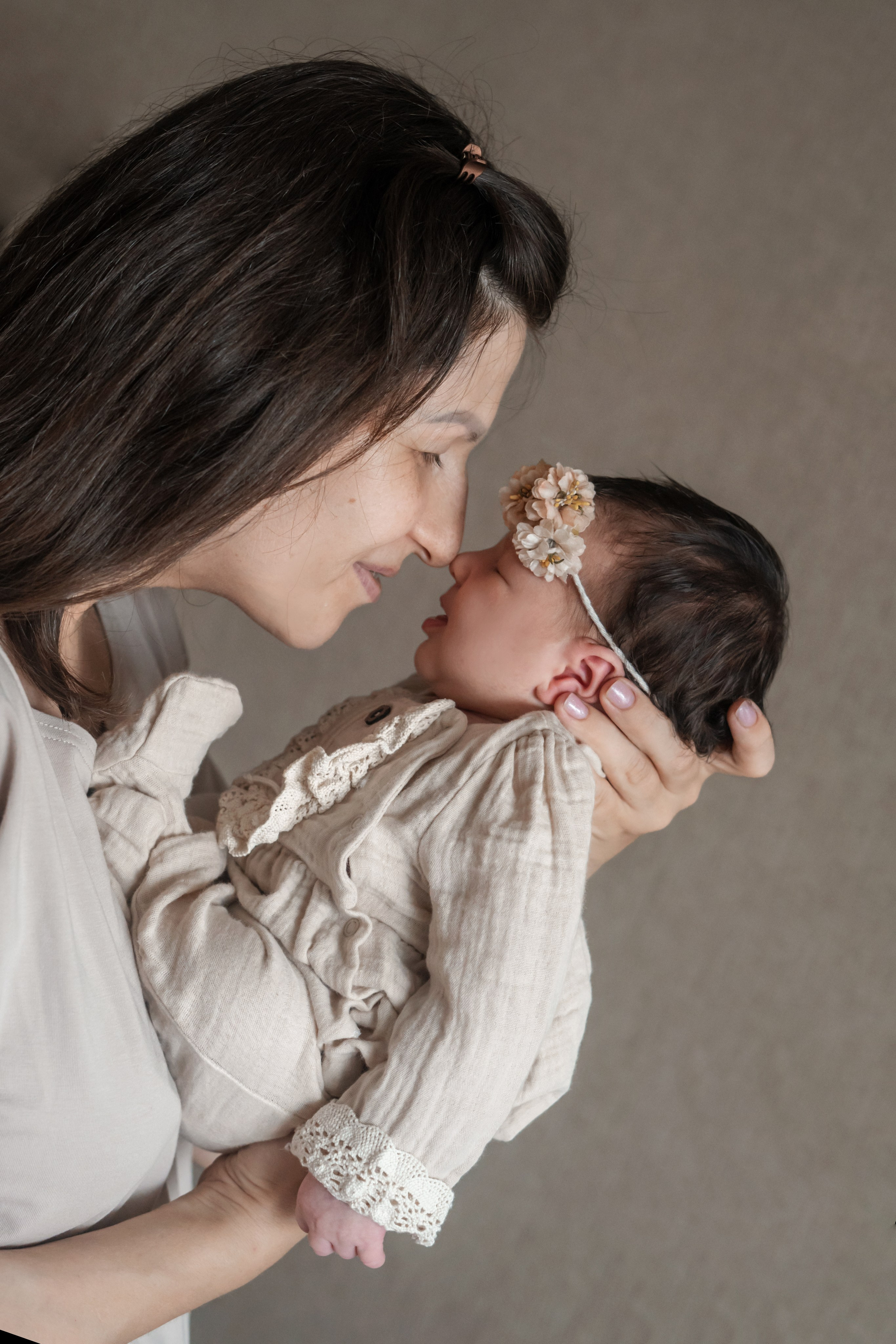 Фото с родителями. Мила Посвит Фотограф новорожденных в Тобольске