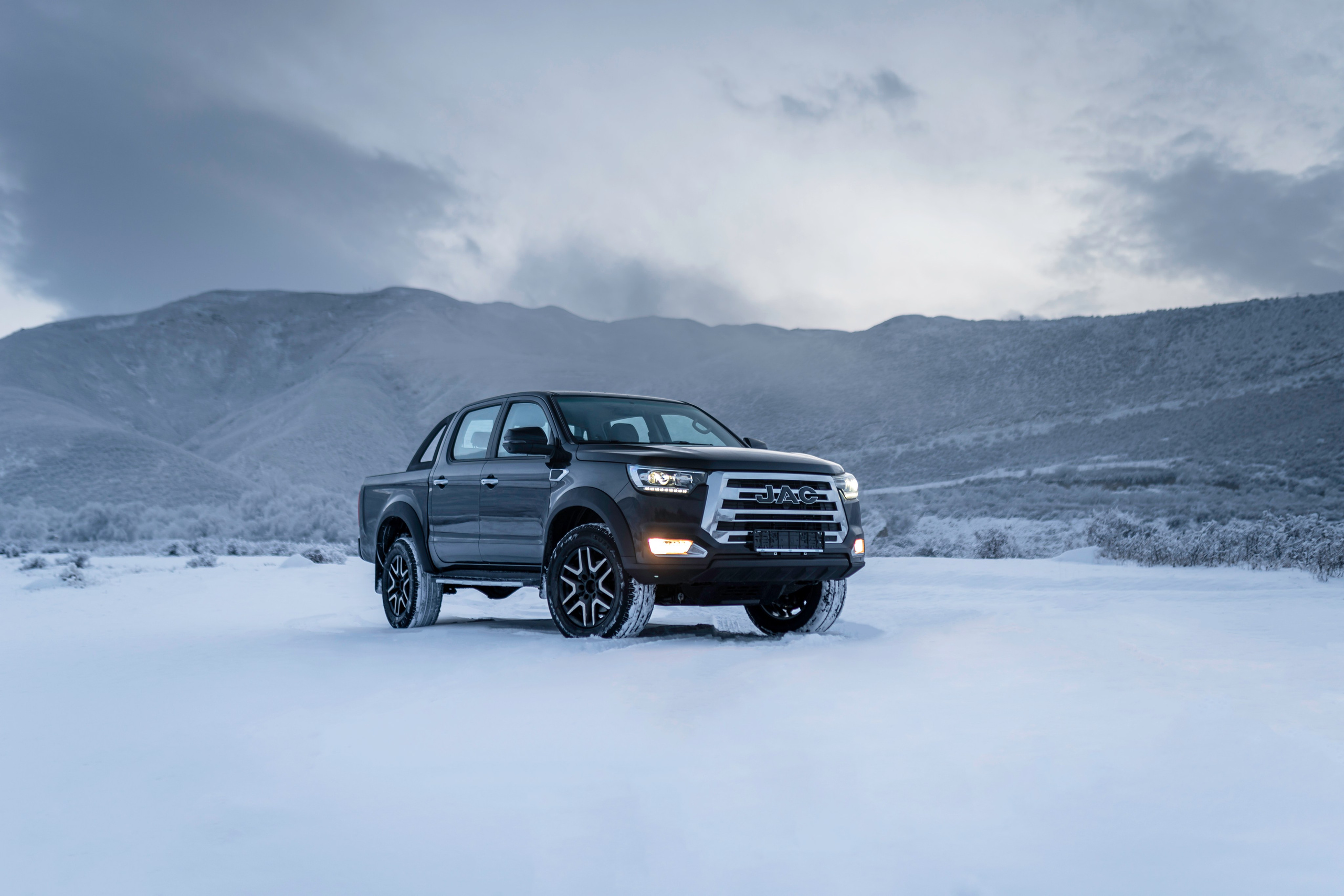 JAC T6. Чен Станислав | Автомобильный фотограф | Алматы, Казахстан